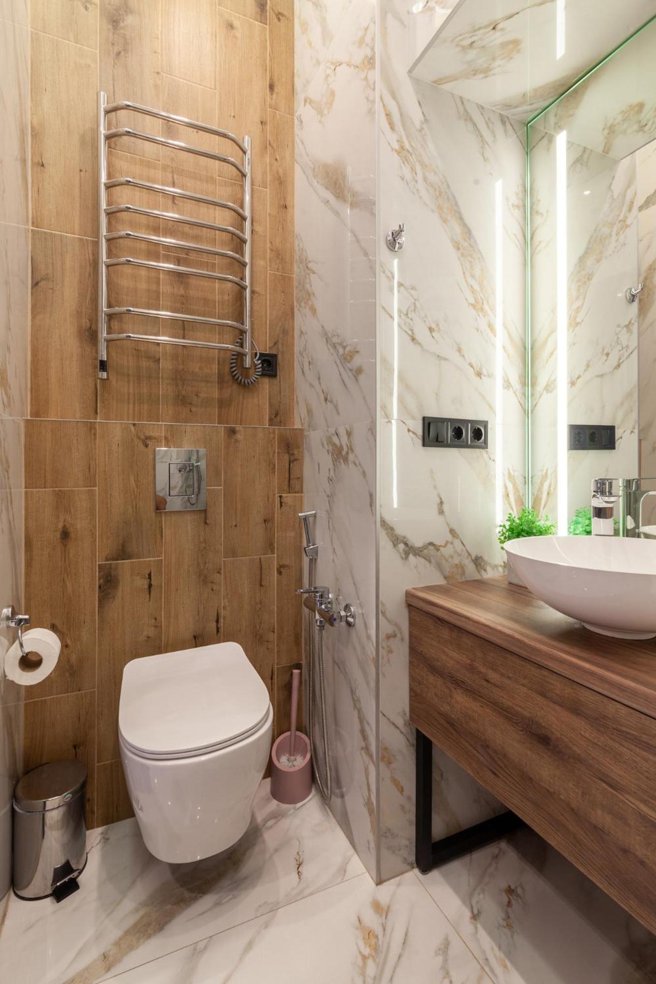 Royal apartment on Gorodotska 33 street view 3