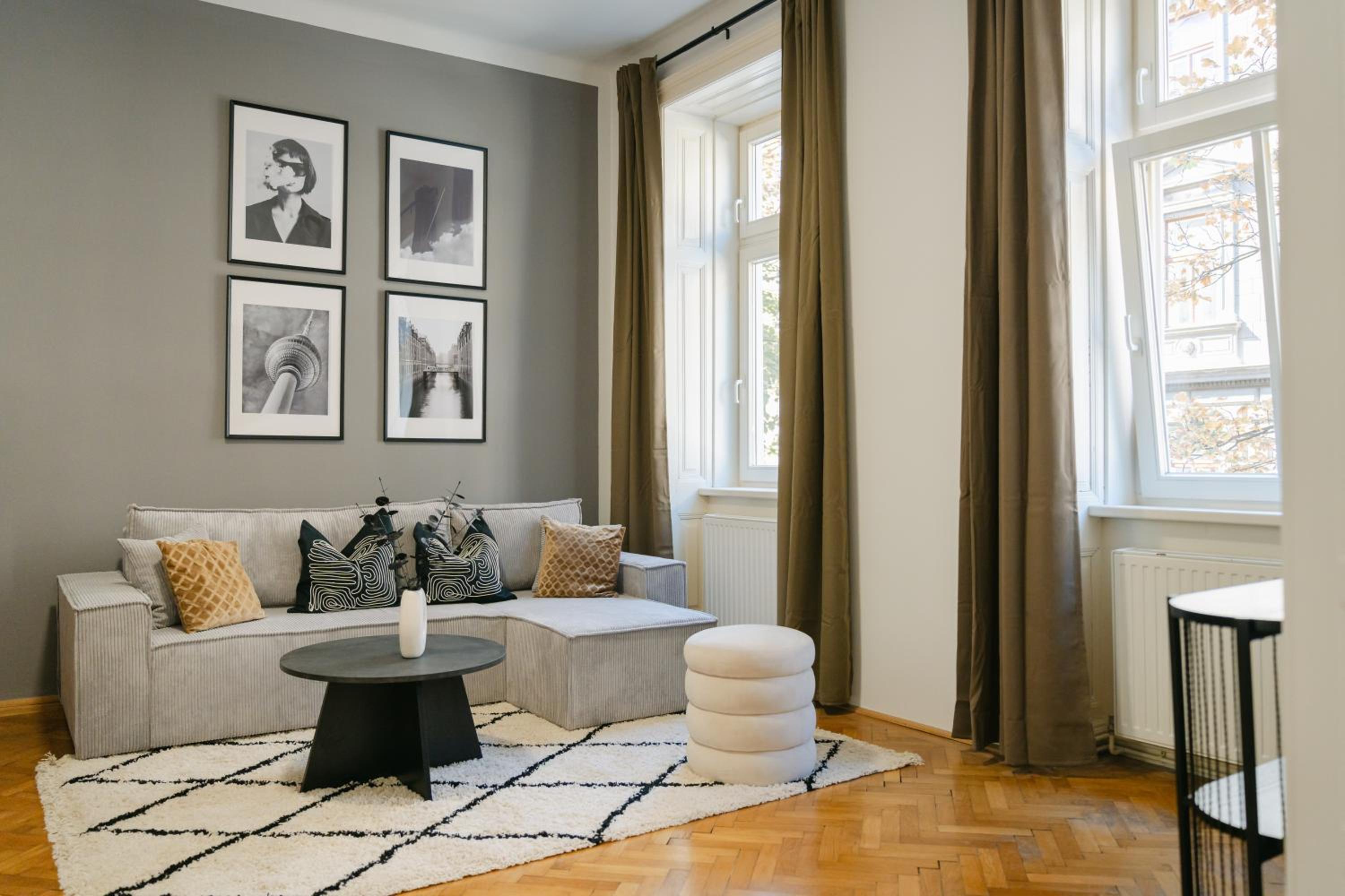 Cozy APT perfect for 4-6 TV Metro Self-Checkin