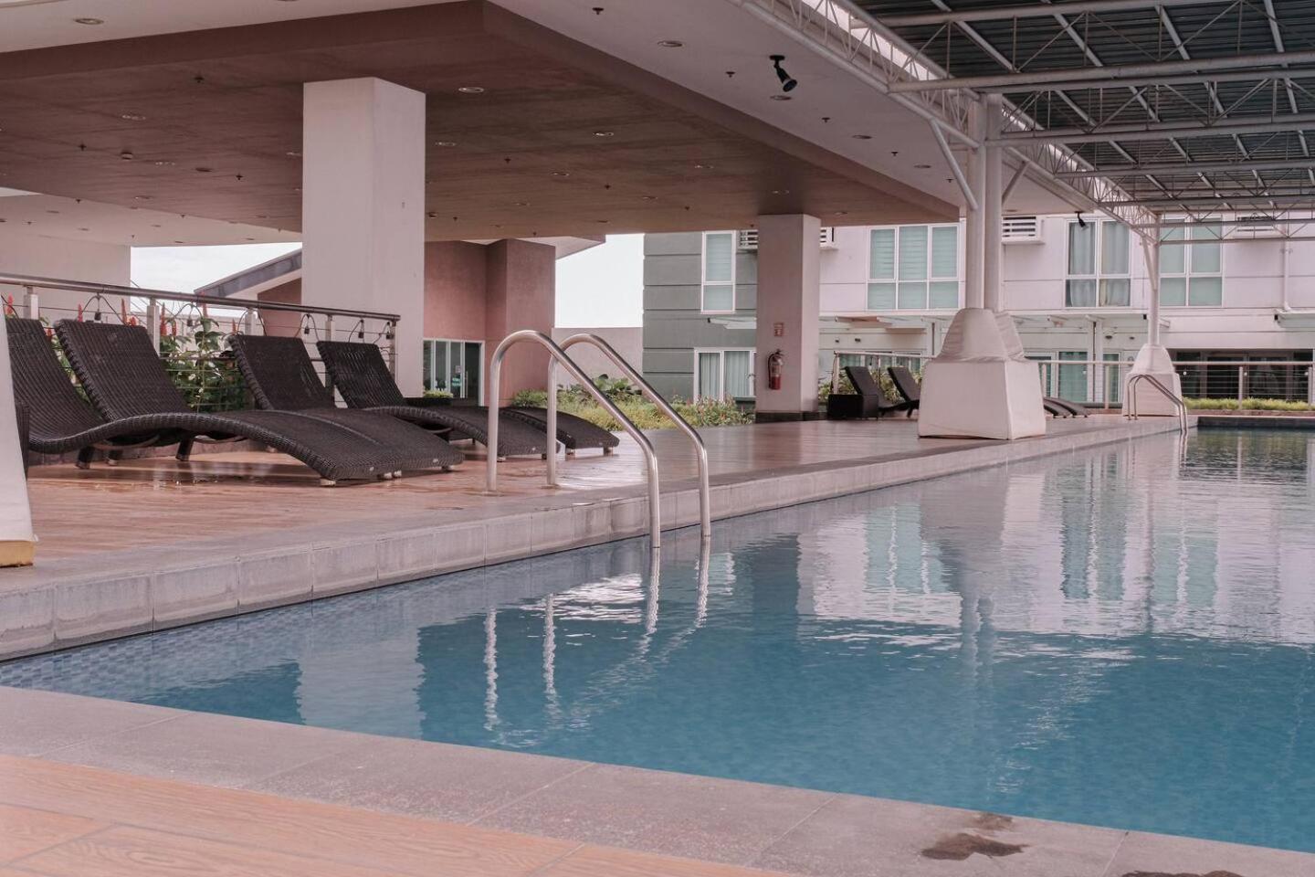 Very Demure, very spacious Studio Abreeza Place view 4