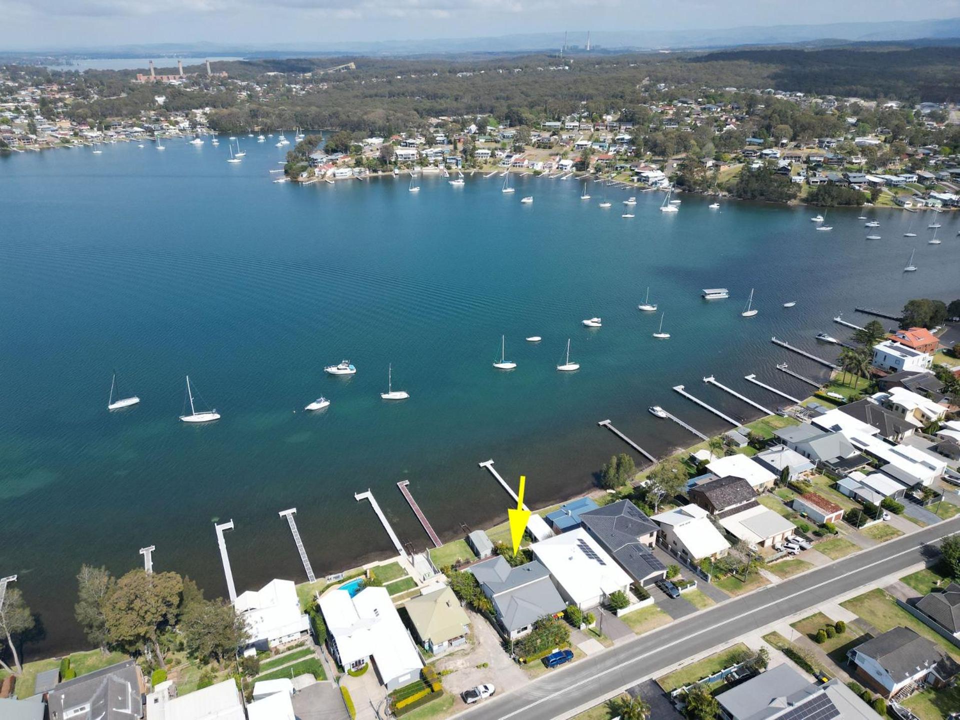 Absolute Waterfront Lakehouse Fishing Point Waterfront Pool Jetty