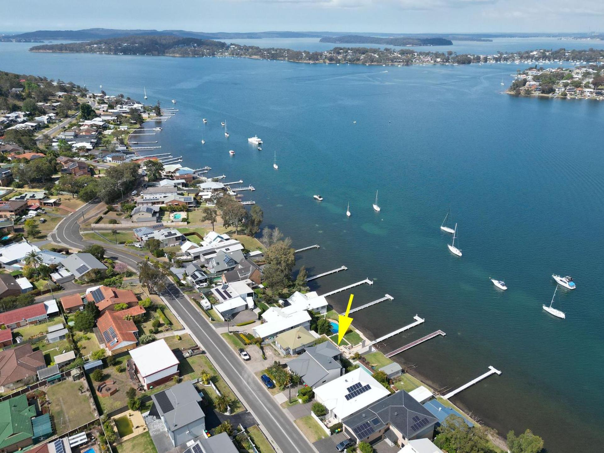 Absolute Waterfront Lakehouse Fishing Point Waterfront Pool Jetty