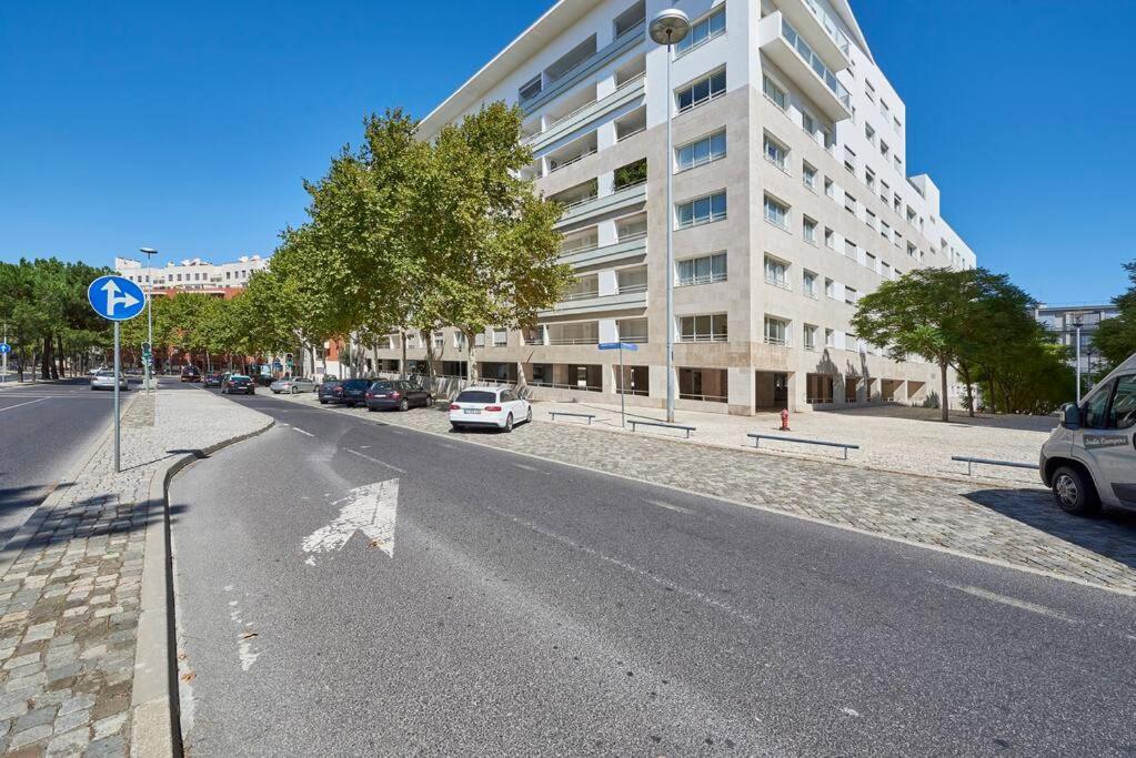 Modern apartment in Parque das Nações view 5