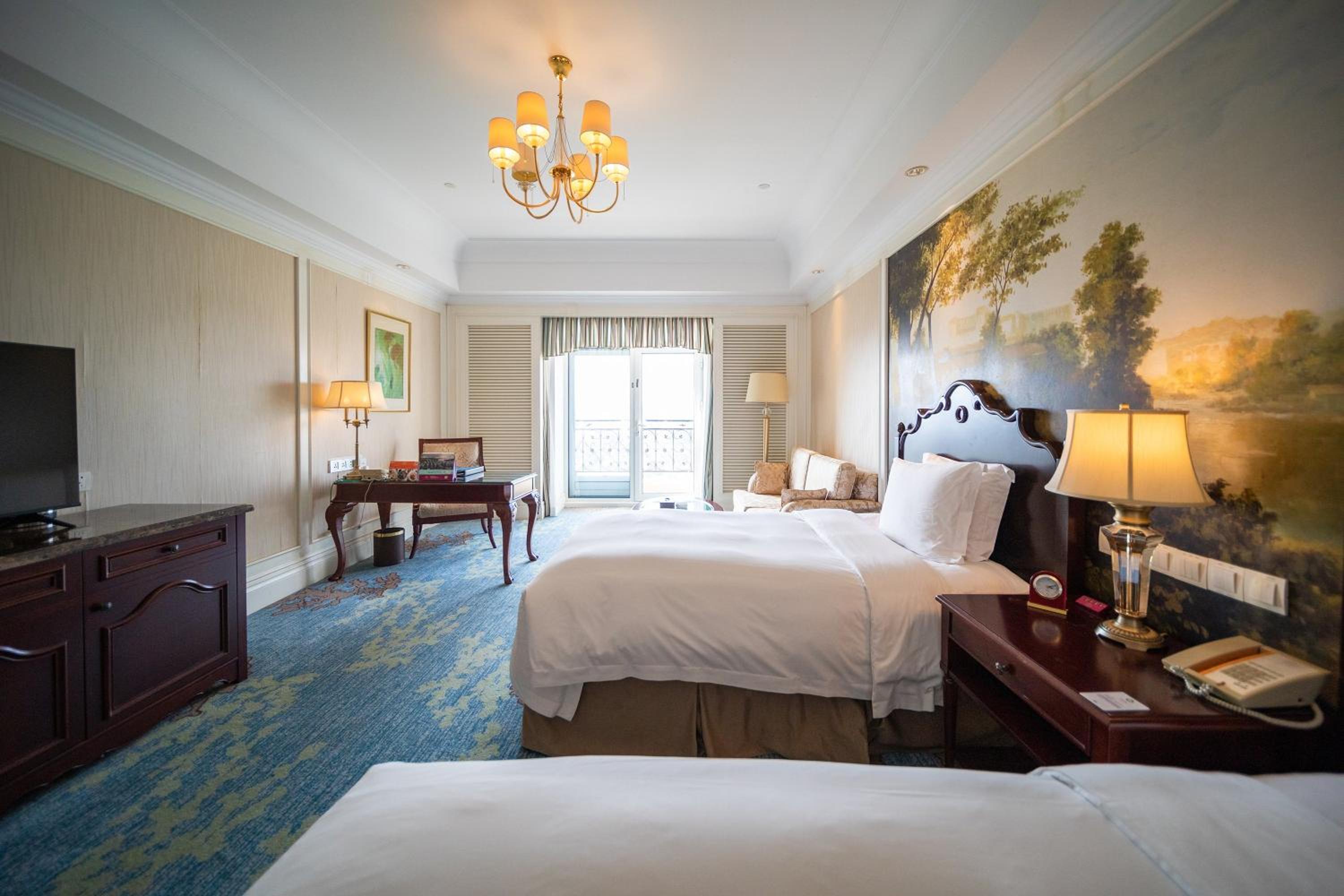 Crowne Plaza Ocean Spring Resort by IHG