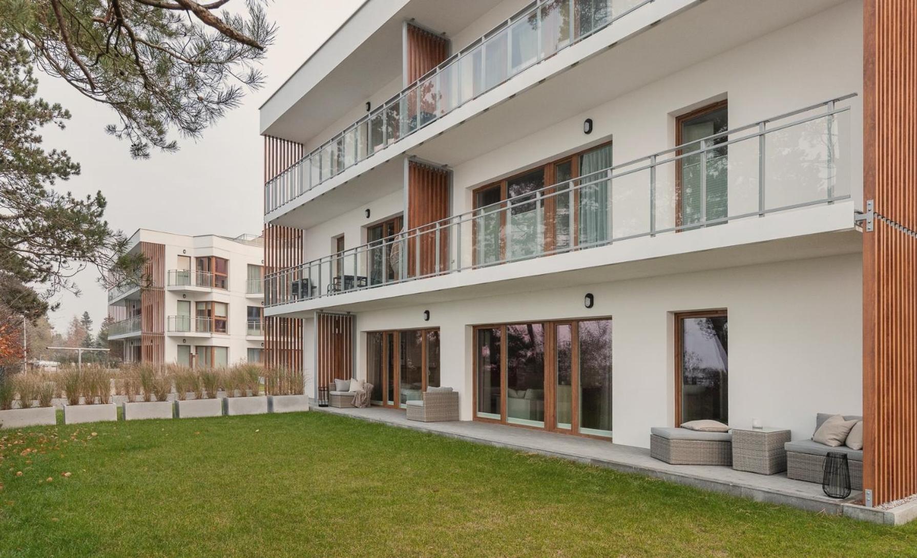 LET'S SEA - 2 Bedroom - Premium Baltic Apartment with Front Sea View Garden and SPA access