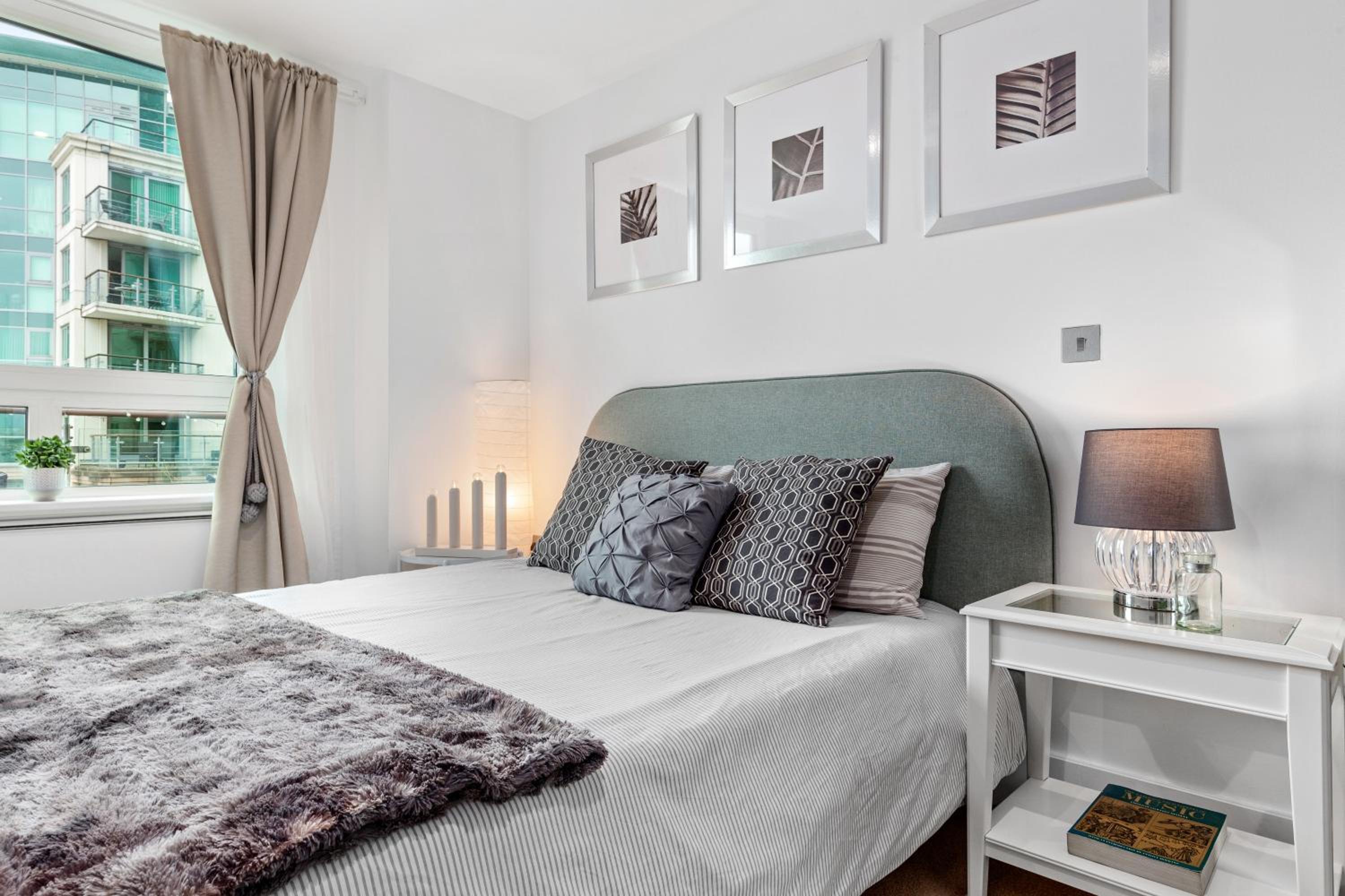 Central LONDON 2 Bedroom US EMBASSY London Eye and Riverside view panoramic balcony