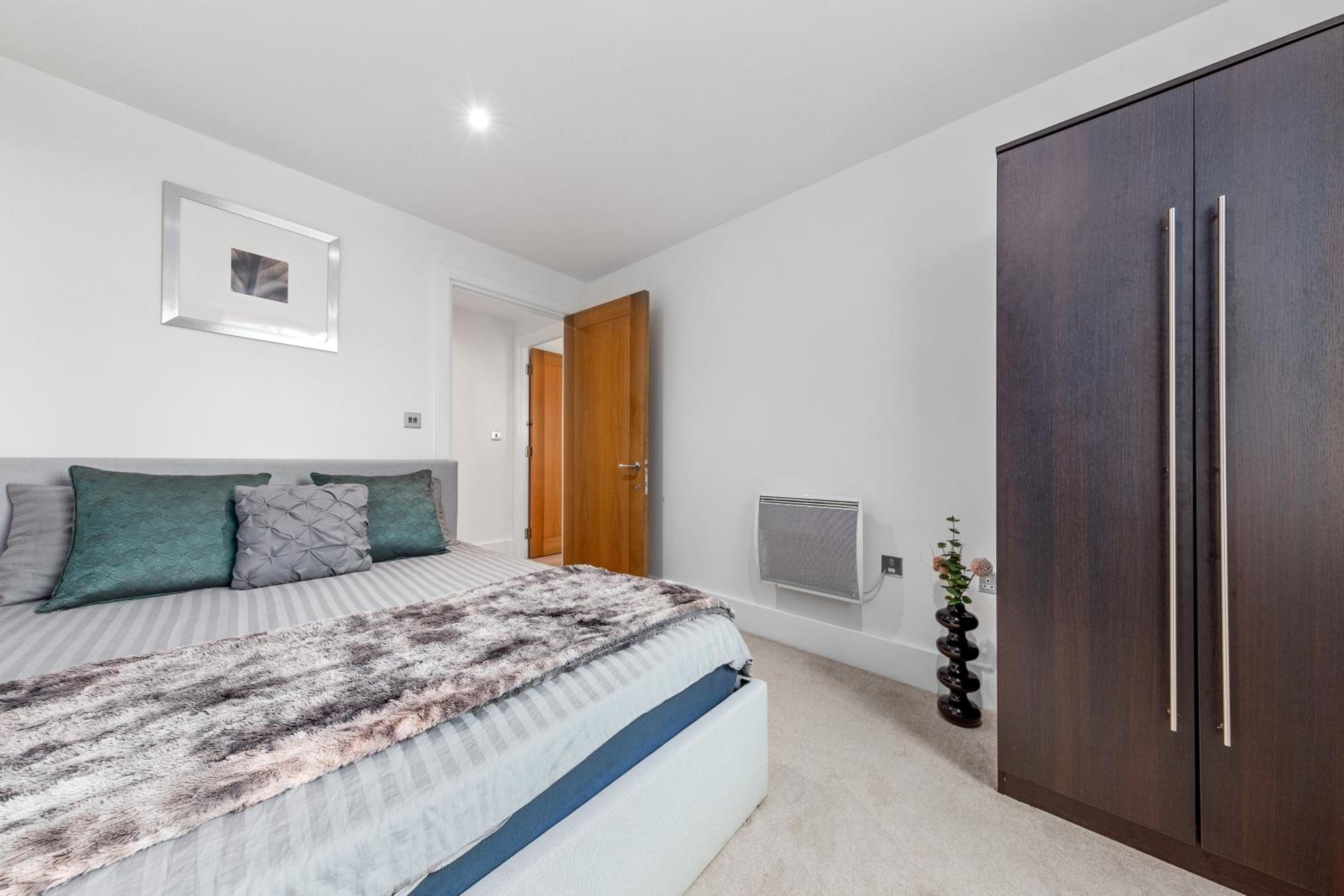 Central LONDON 2 Bedroom US EMBASSY London Eye and Riverside view panoramic balcony