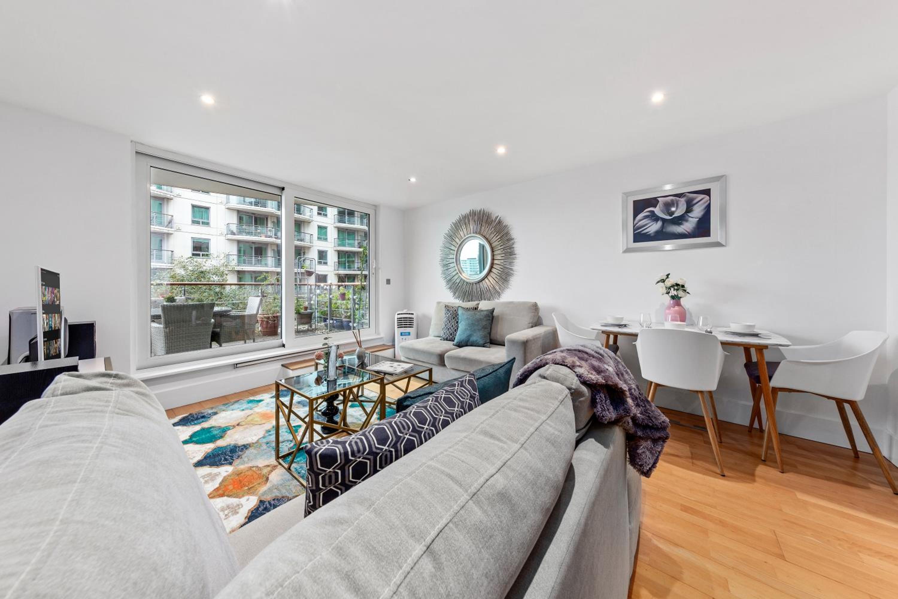 Central LONDON 2 Bedroom US EMBASSY London Eye and Riverside view panoramic balcony