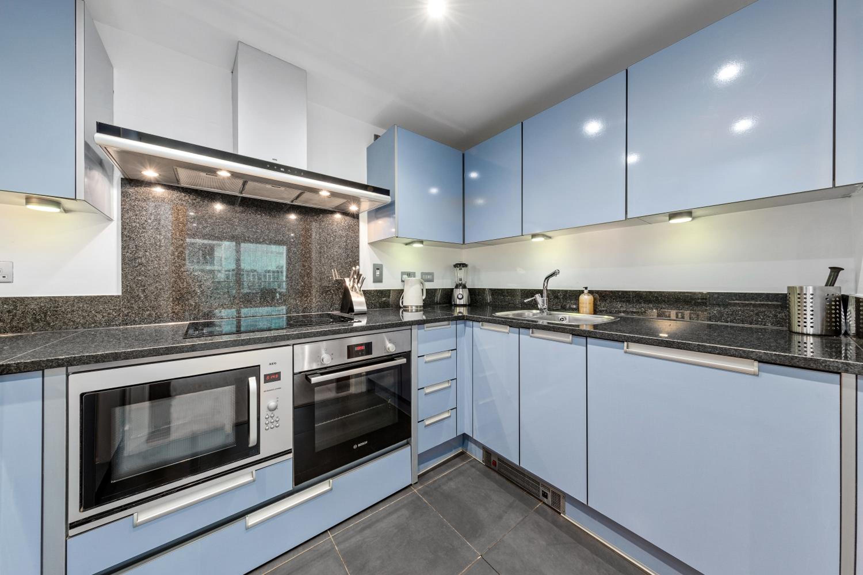Central LONDON 2 Bedroom US EMBASSY London Eye and Riverside view panoramic balcony