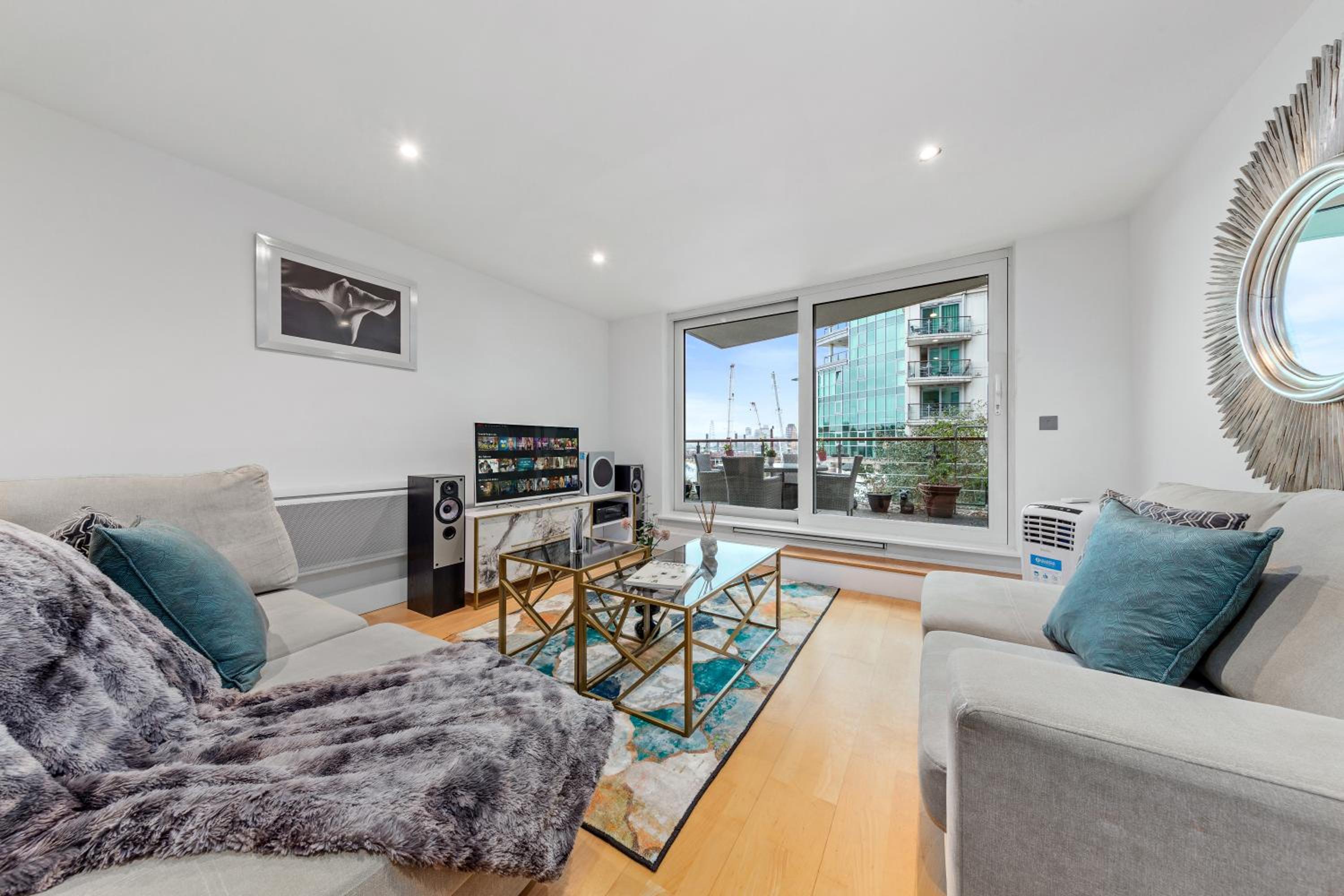 Central LONDON 2 Bedroom US EMBASSY London Eye and Riverside view panoramic balcony