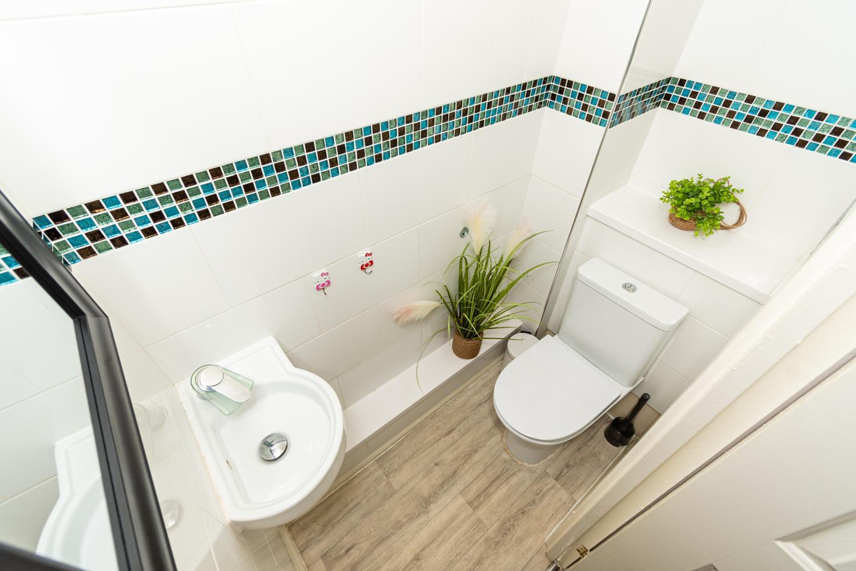Gateshead Vacations - Fife - Driveway Parking Spacious 4 bed house Sleeps 6 Ideal Contractor Accommodation - Property Image 13