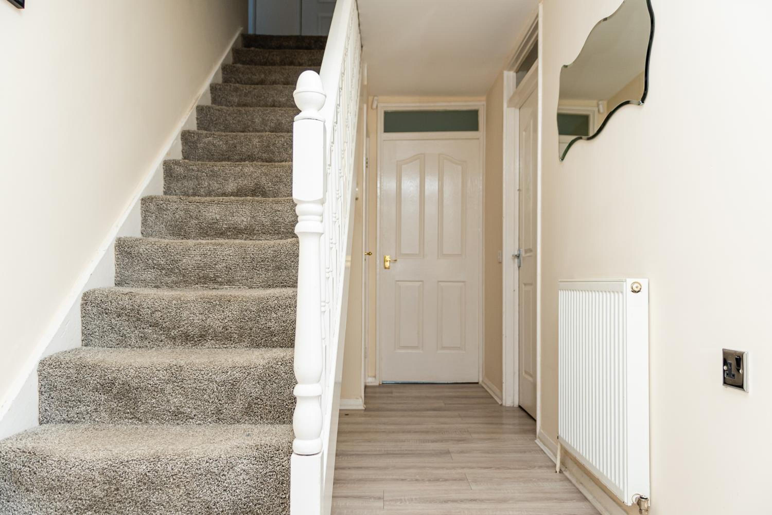 Gateshead Vacations - Fife - Driveway Parking Spacious 4 bed house Sleeps 6 Ideal Contractor Accommodation - Property Image 8
