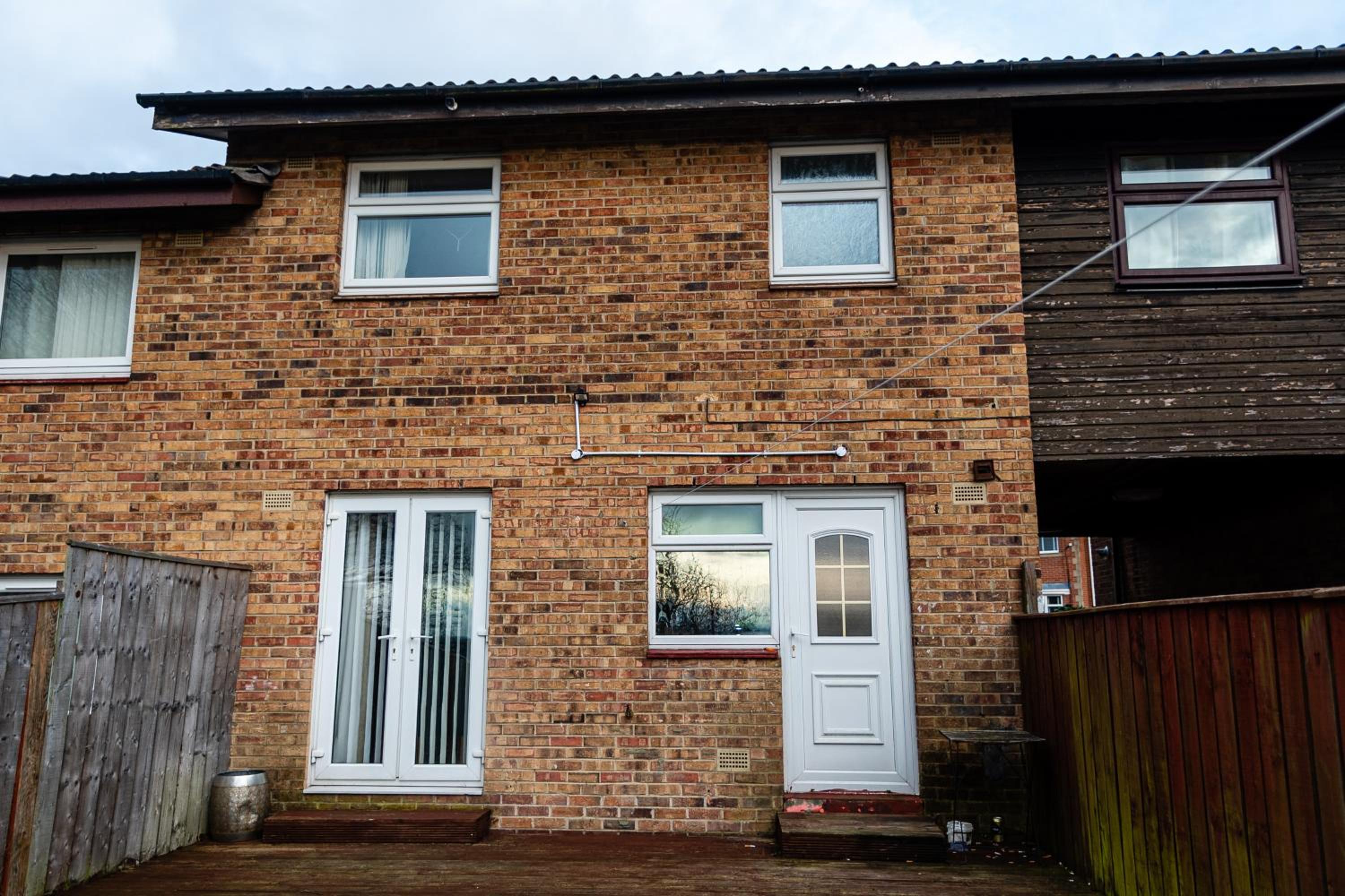 Gateshead Vacations - Fife - Driveway Parking Spacious 4 bed house Sleeps 6 Ideal Contractor Accommodation - Property Image 3