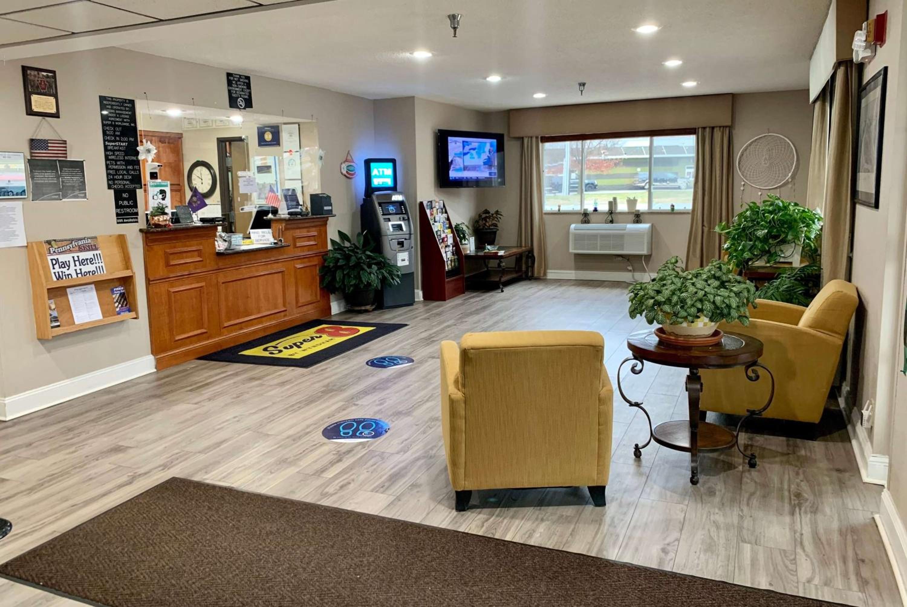 Super 8 by Wyndham Clearfield view 4