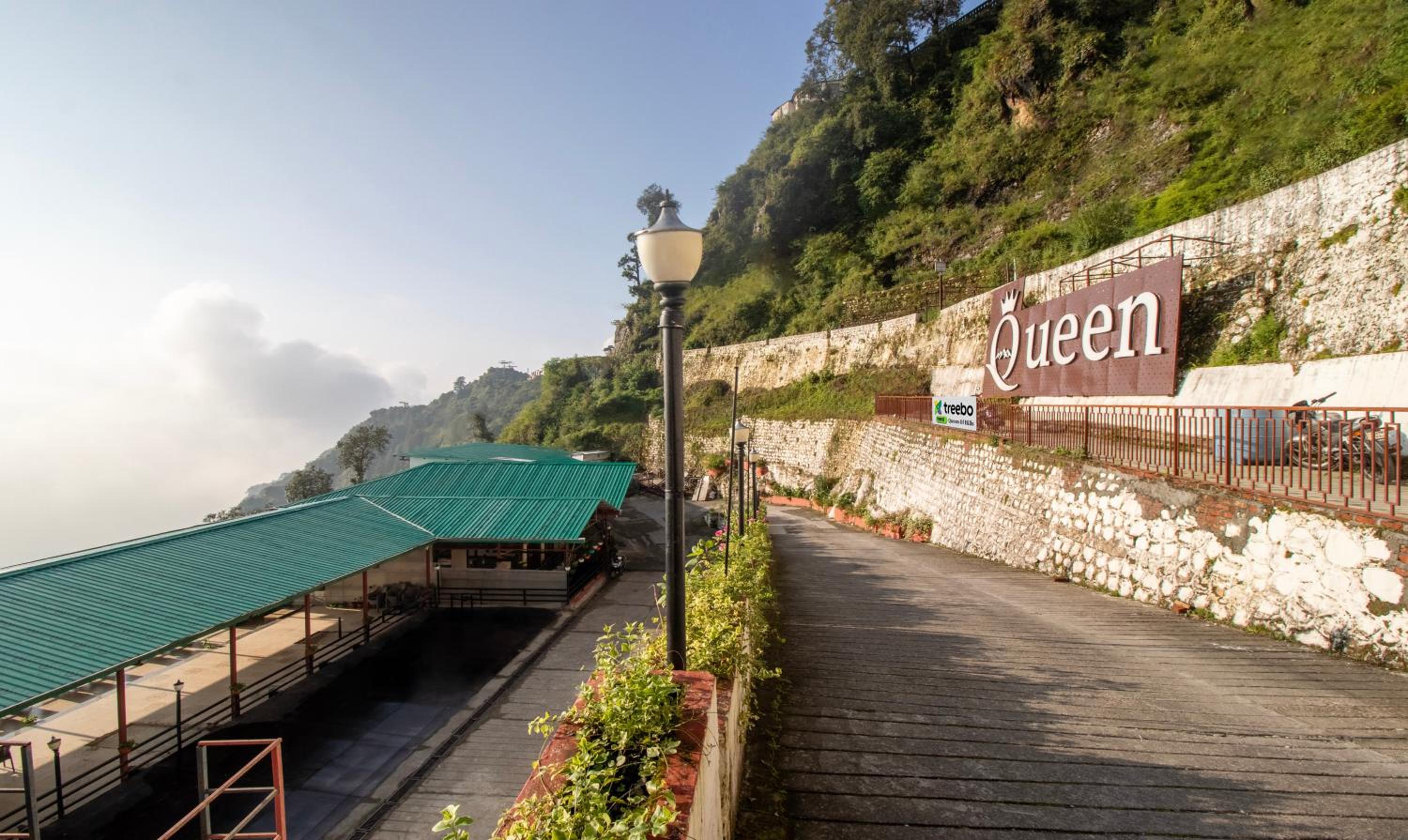 Mussoorie Vacations - Treebo Premium Queen Of Hills Near Mall Road - Property Image 6