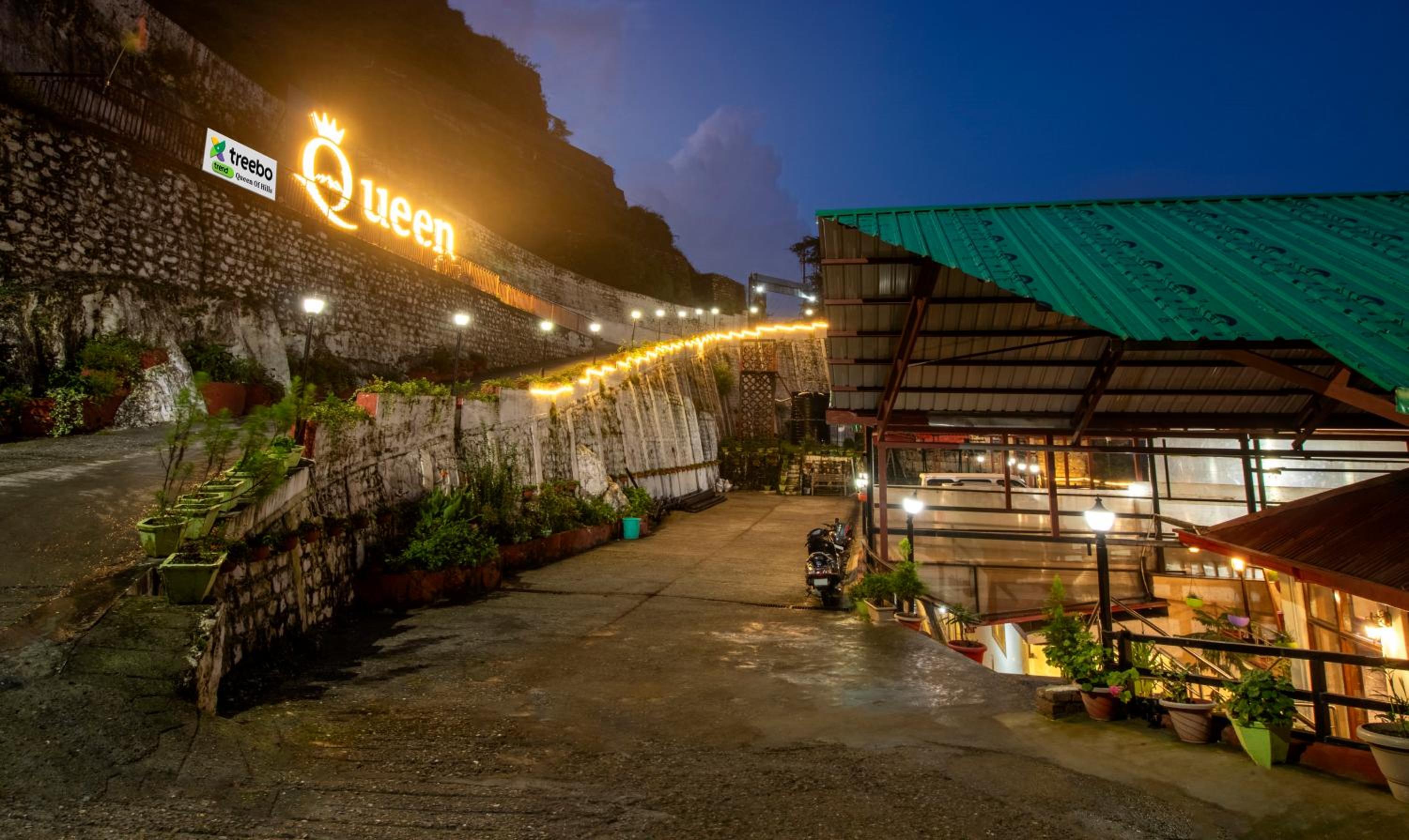 Mussoorie Vacations - Treebo Premium Queen Of Hills Near Mall Road - Property Image 2