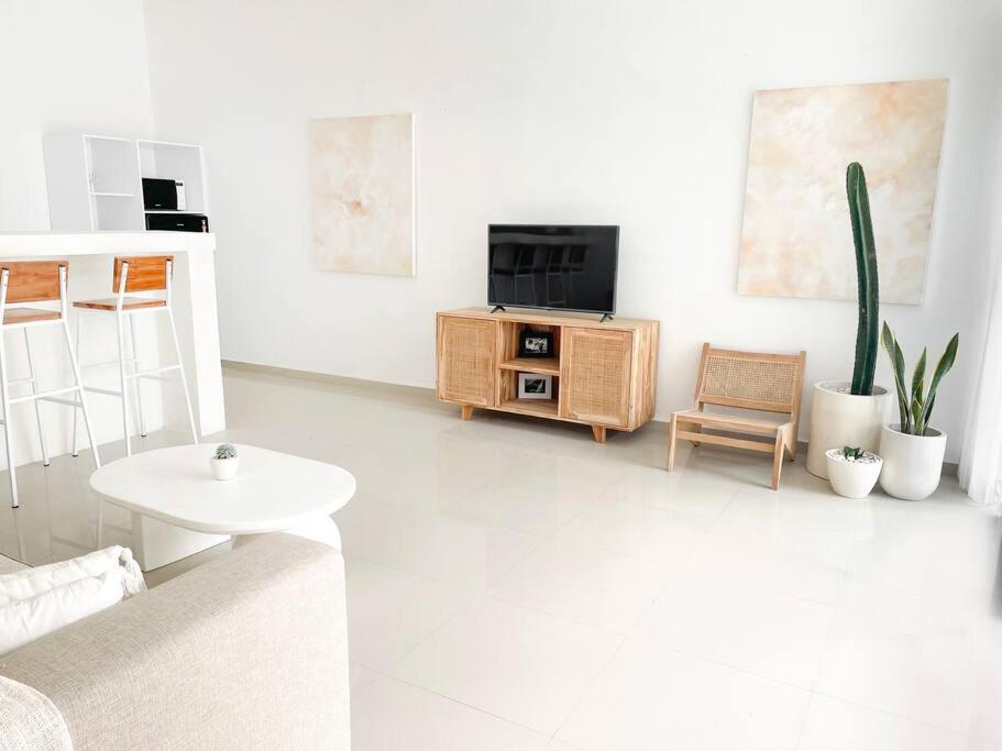 AMAZING 3 BDR Canggu Villa in ULTIMATE location