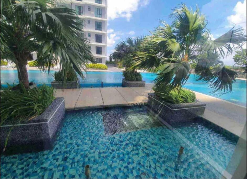 2BR@High Speed Platino Walkable to Paradigm Mall JB Skudai / CIQ
