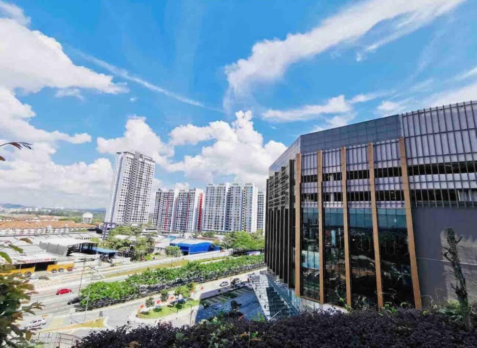2BR@High Speed Platino Walkable to Paradigm Mall JB Skudai / CIQ