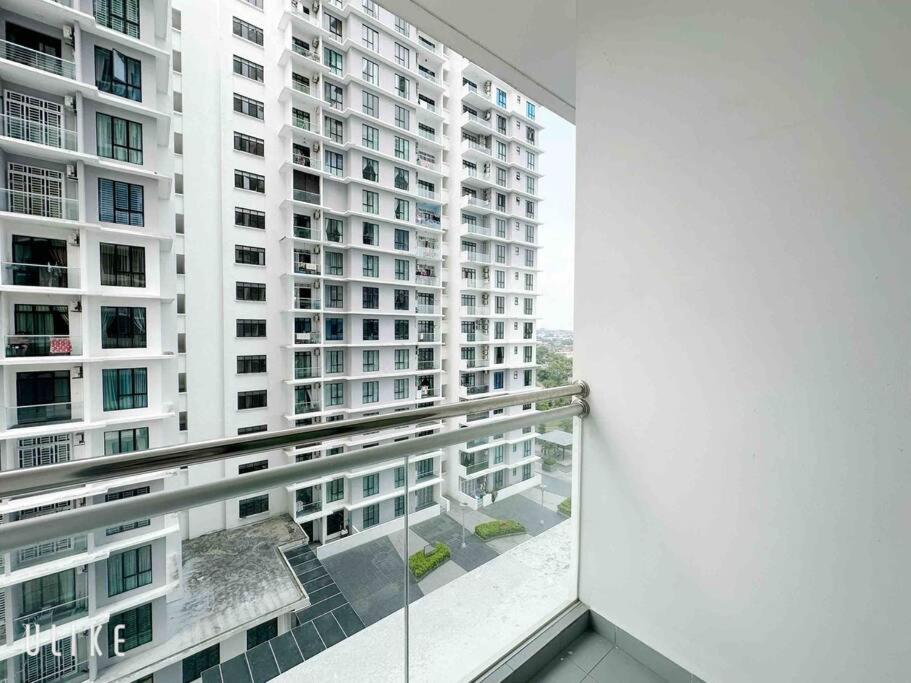 2BR@High Speed Platino Walkable to Paradigm Mall JB Skudai / CIQ