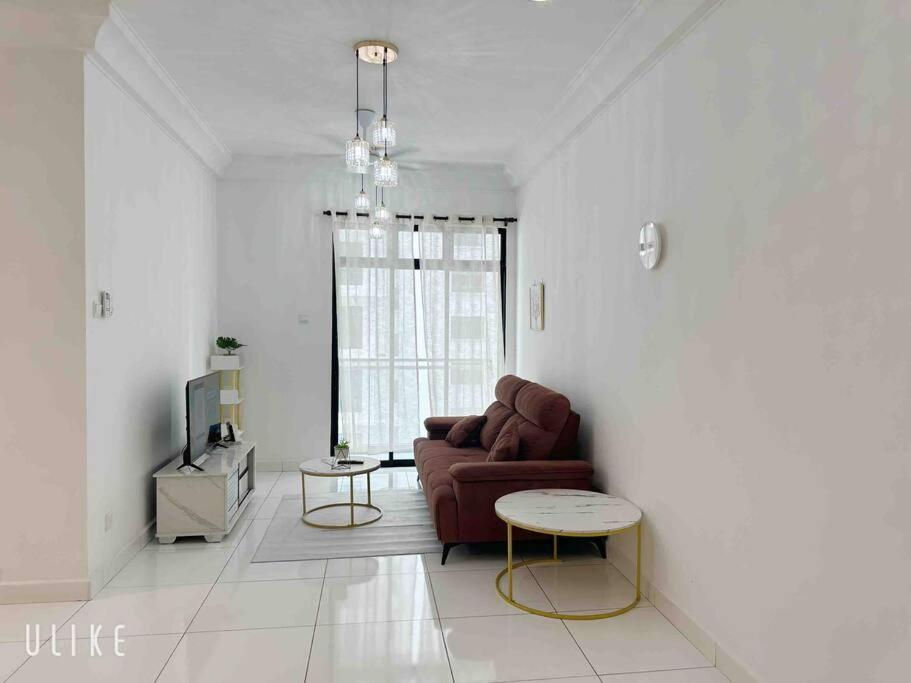 2BR@High Speed Platino Walkable to Paradigm Mall JB Skudai / CIQ