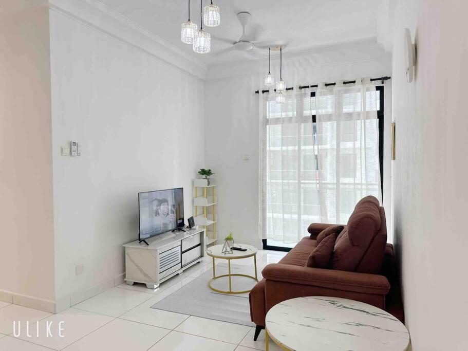 2BR@High Speed Platino Walkable to Paradigm Mall JB Skudai / CIQ