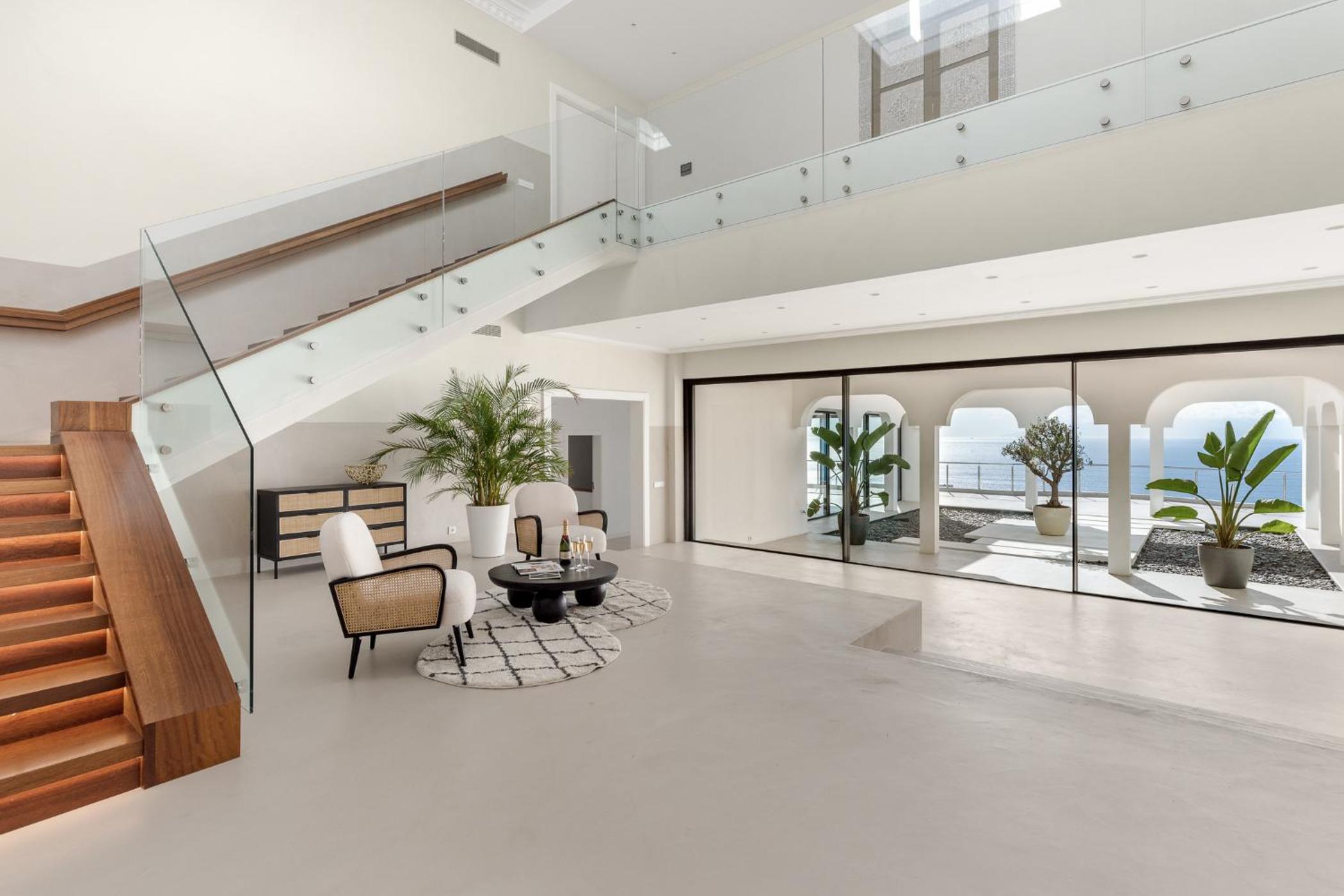 KARAT Villa Presidencial