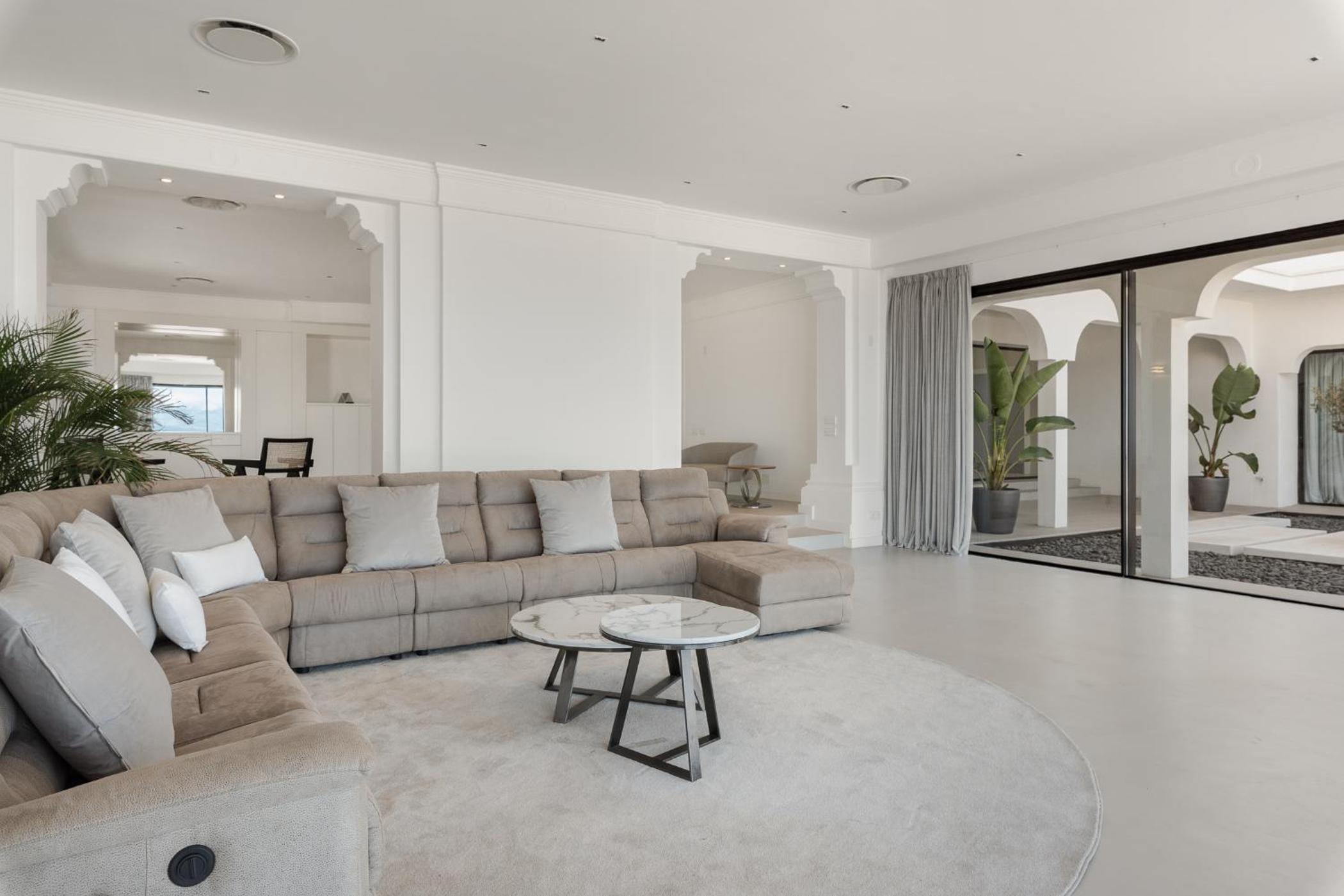 KARAT Villa Presidencial