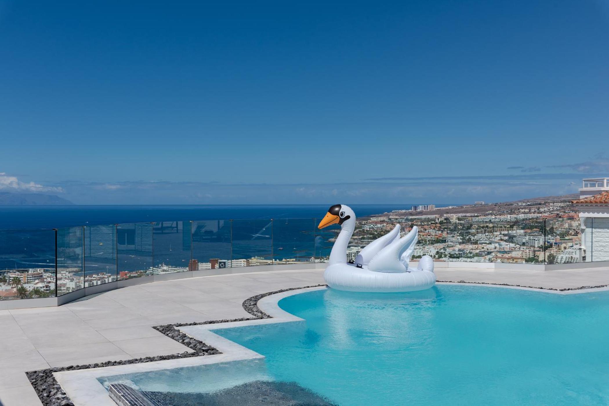 KARAT Villa Presidencial