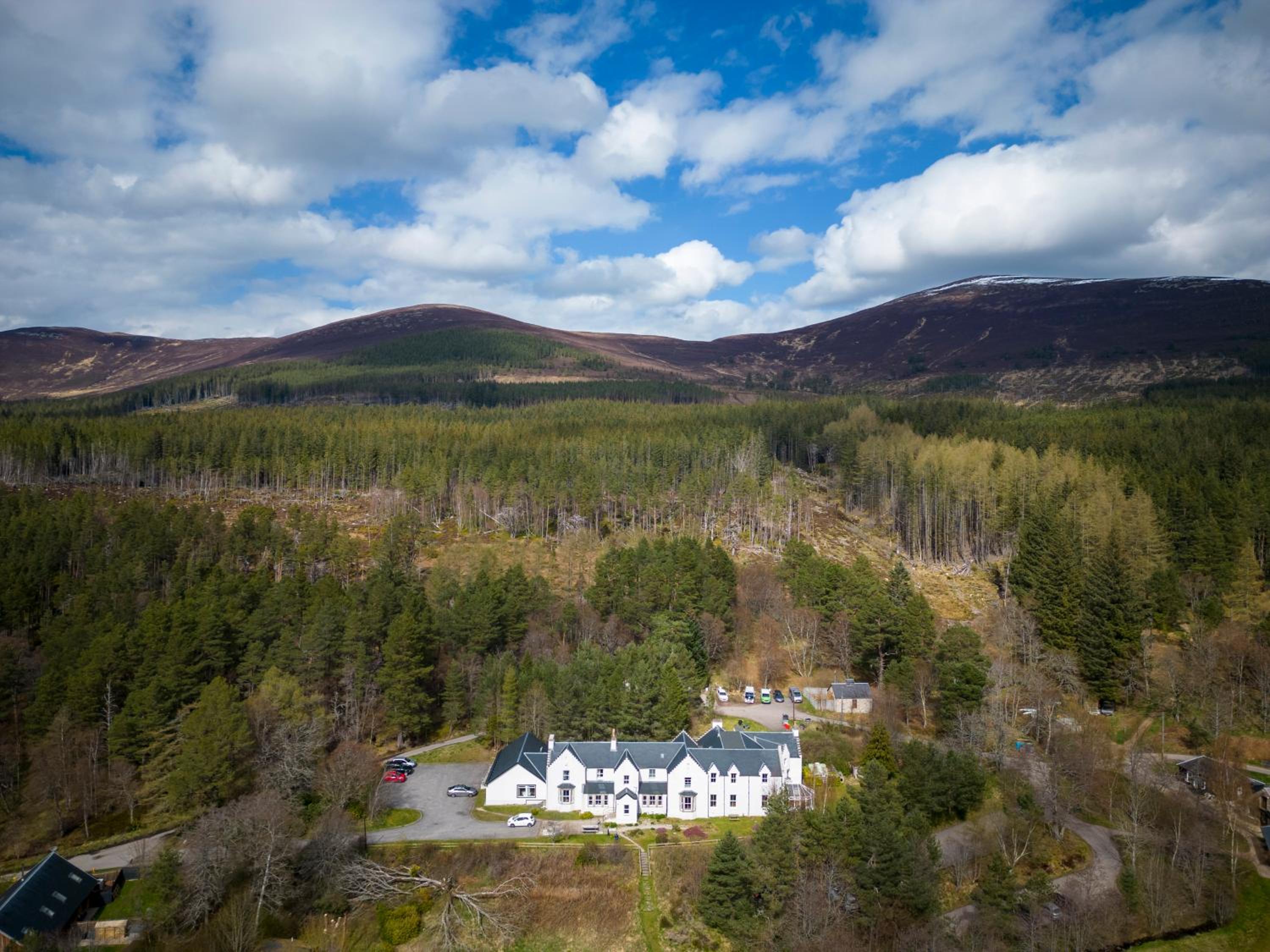 Hotel Cairngorm Lodge Youth Hostel - Image 1