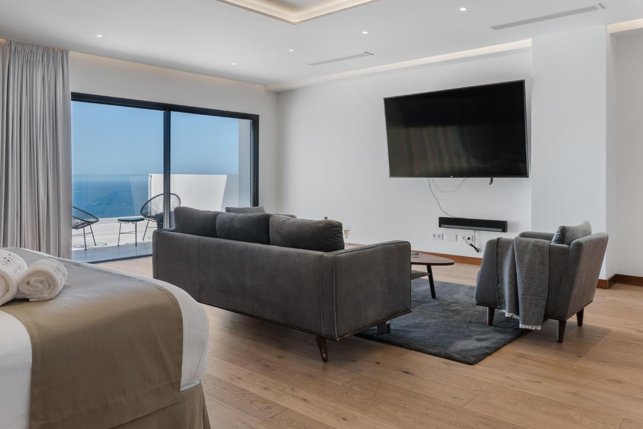 KARAT Villa Presidencial