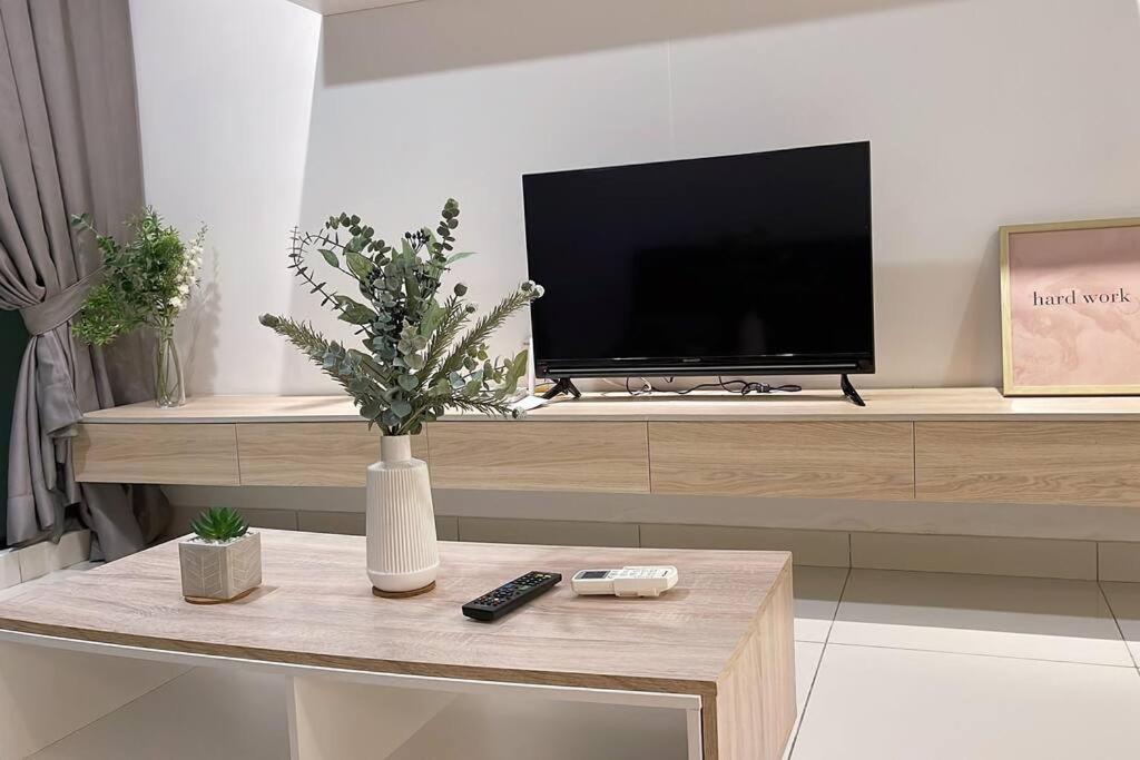 2BR@JB Mid Valley Southkey Mosaic High Speed Wi-Fi CIQ