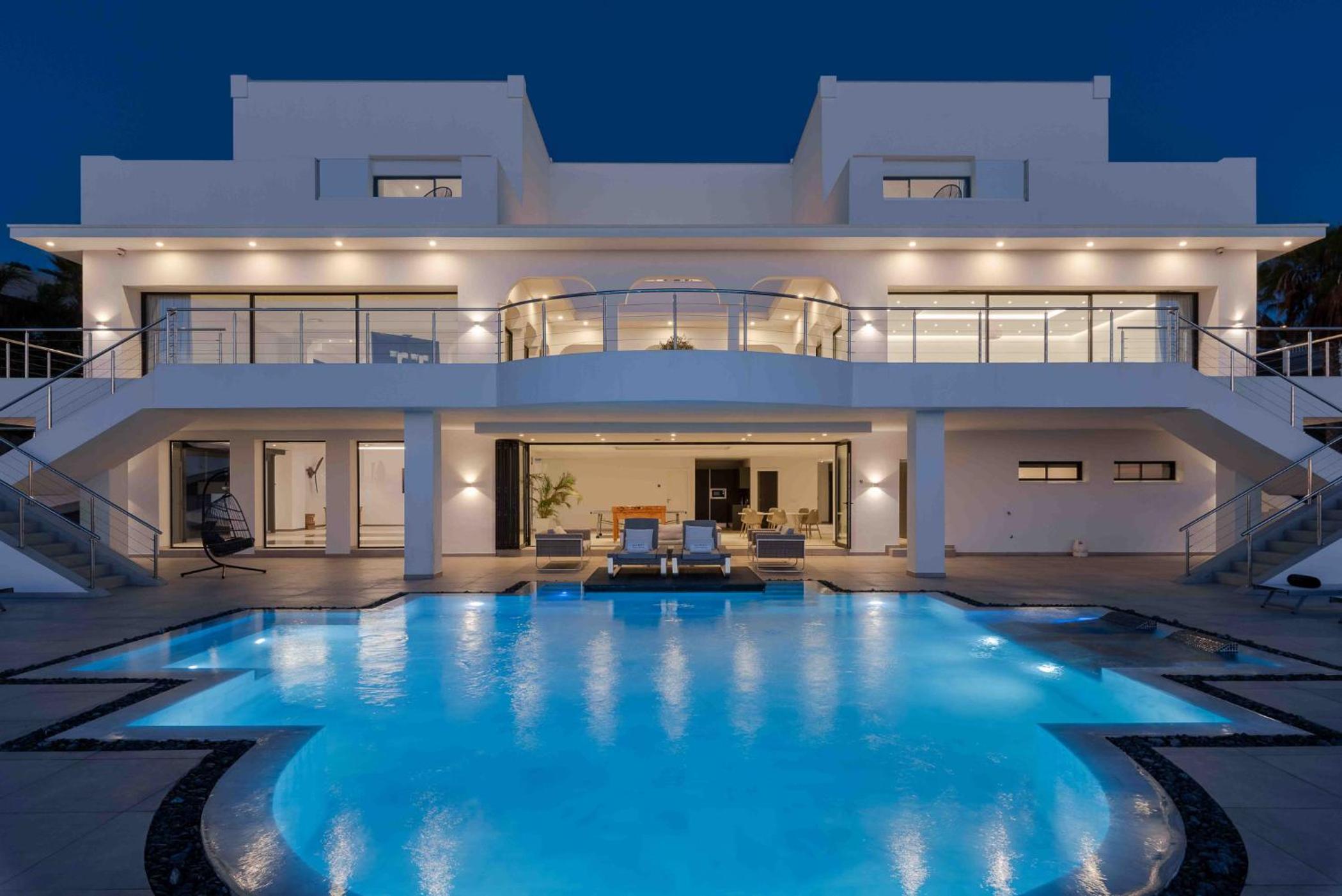 KARAT Villa Presidencial