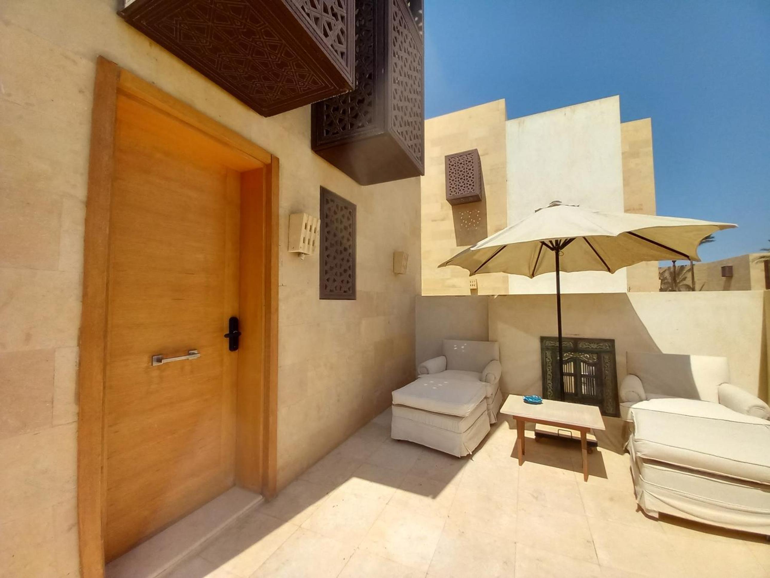 Nayah Stays, Ground terraces Studio