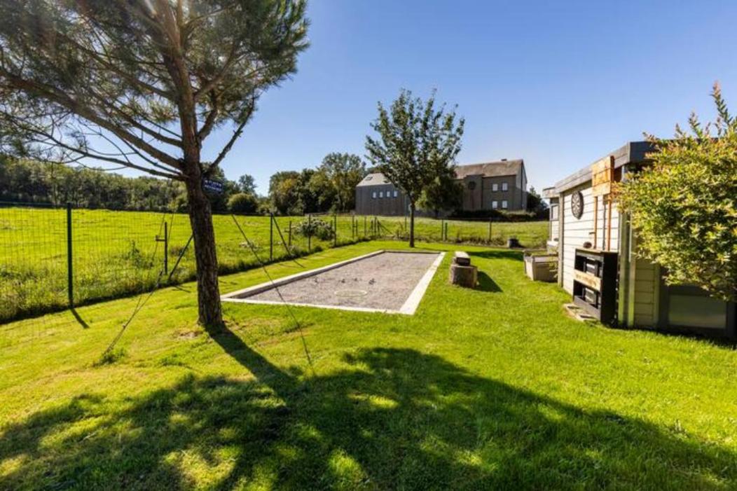 LA VILLA DE SENY , villa de charme avec jardin ,Piscine nature, jacuzzi , petanque, fitness, billard,ping pong,