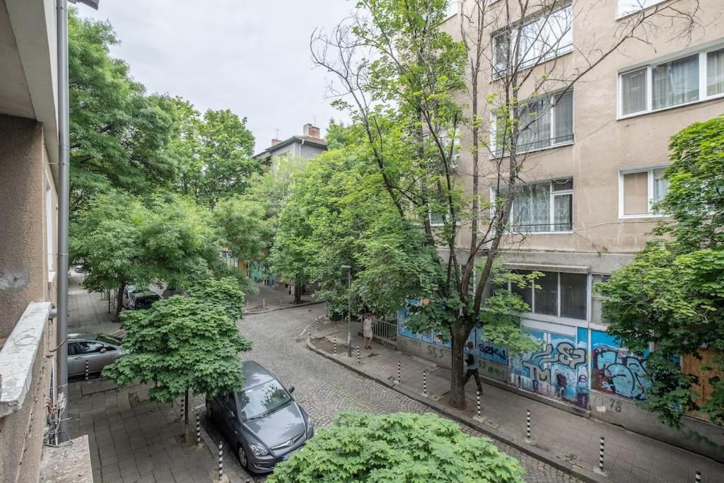 Calm, Luxury Apartment, Premium Location at NDK!