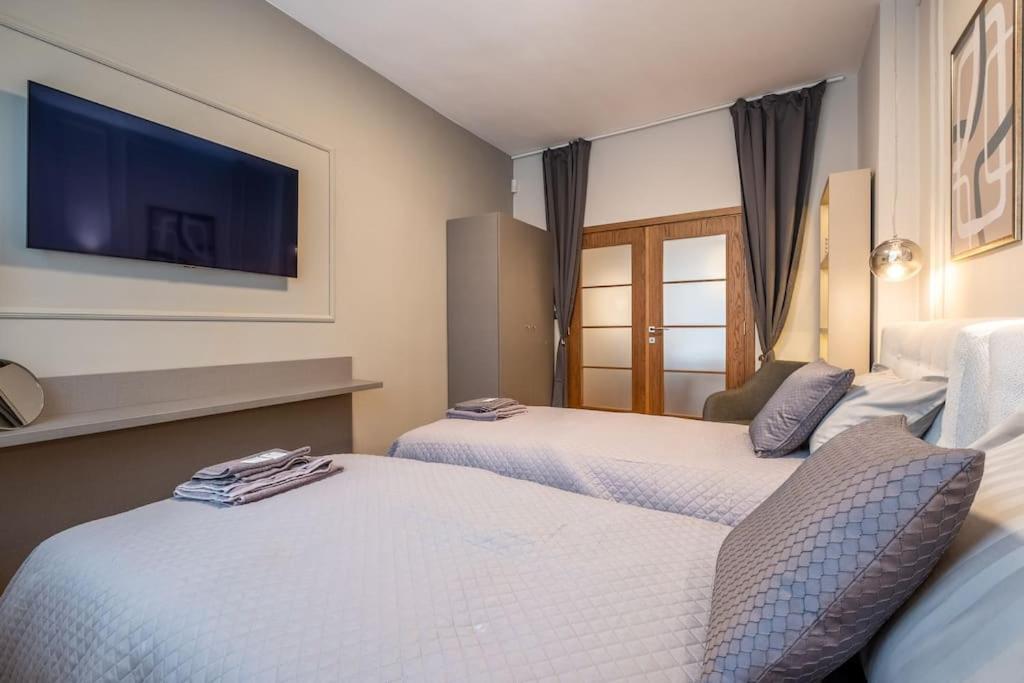Calm, Luxury Apartment, Premium Location at NDK!