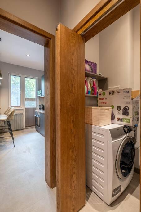 Calm, Luxury Apartment, Premium Location at NDK!