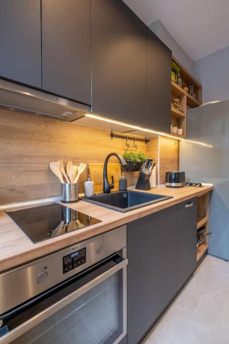 Calm, Luxury Apartment, Premium Location at NDK!