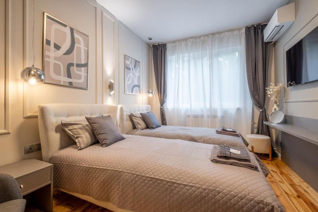 Calm, Luxury Apartment, Premium Location at NDK!