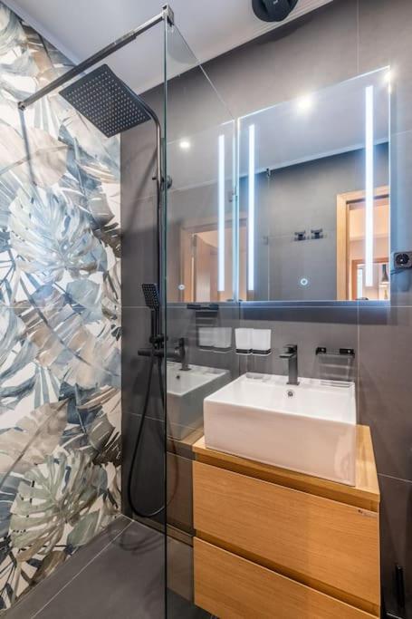 Calm, Luxury Apartment, Premium Location at NDK!