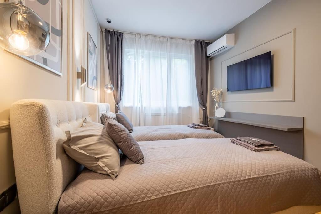 Calm, Luxury Apartment, Premium Location at NDK!