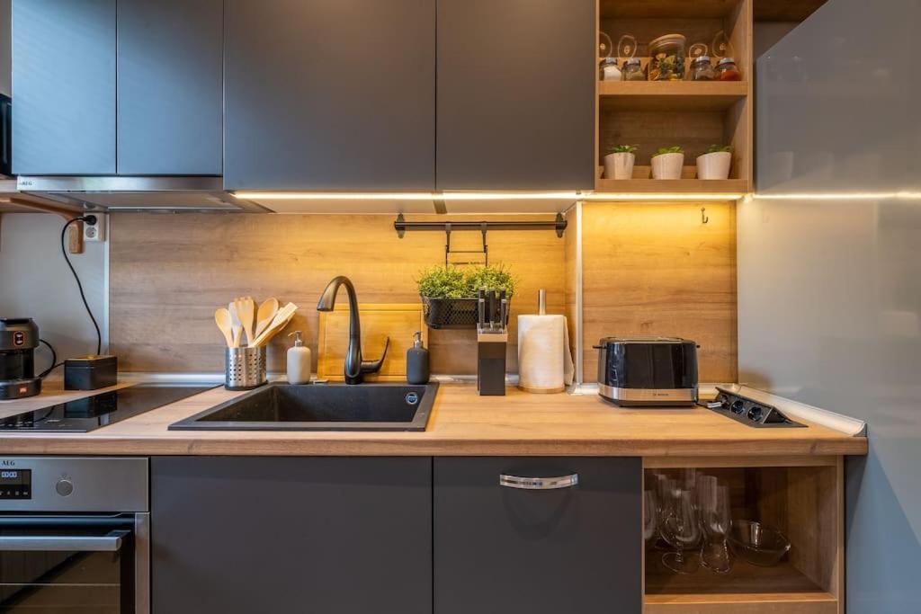 Calm, Luxury Apartment, Premium Location at NDK!