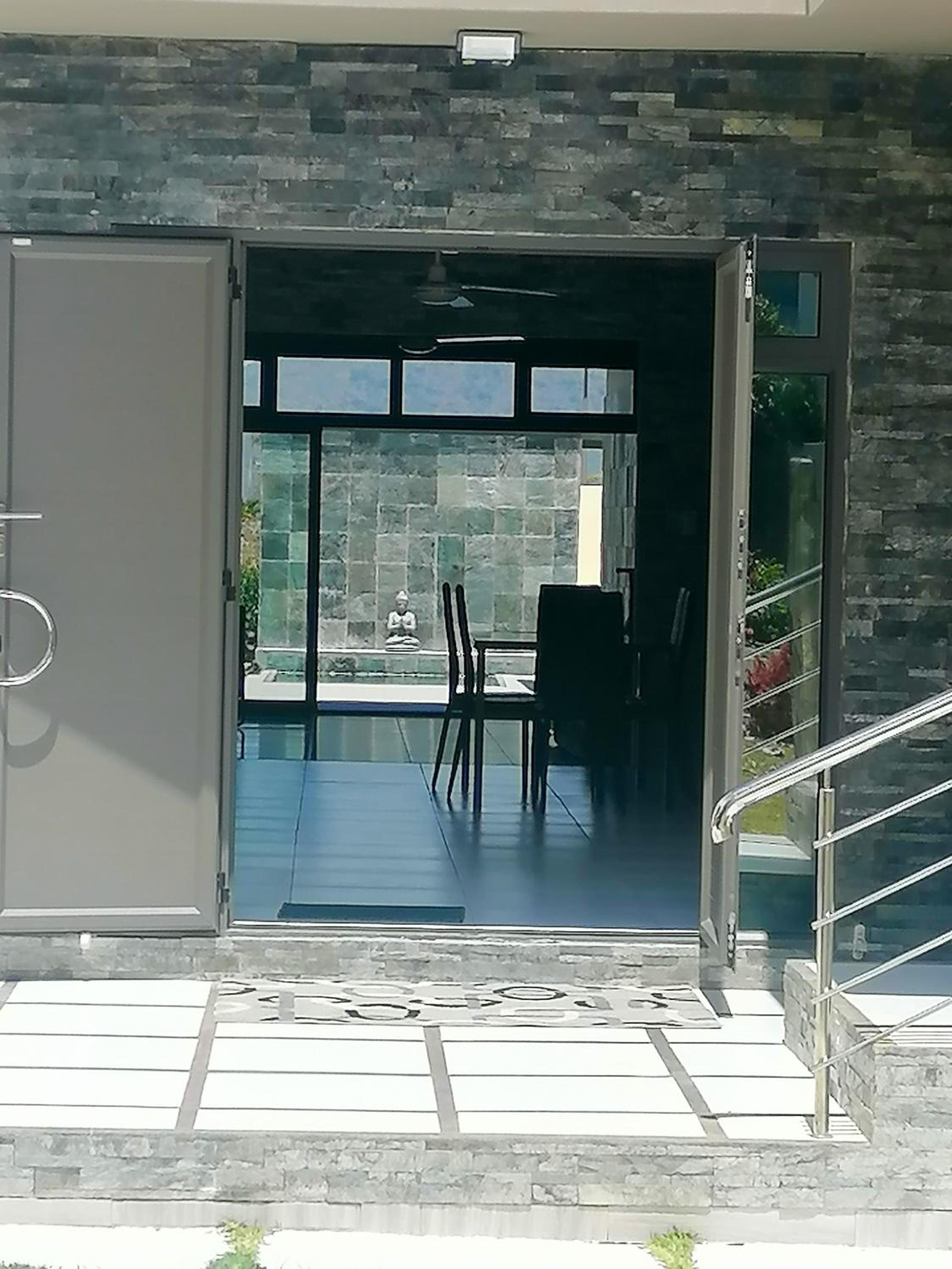Harmonious Villa in Flic-en-Flac with Private Pool view 4