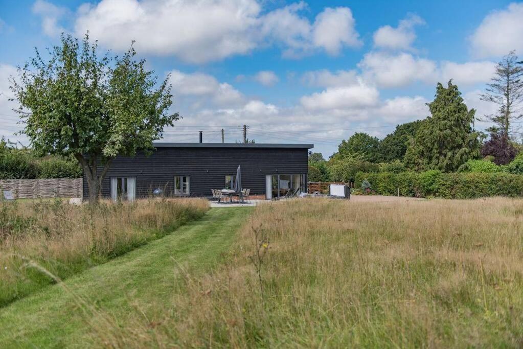 The Old Cherry Barn - Luxury barn conversion view 2
