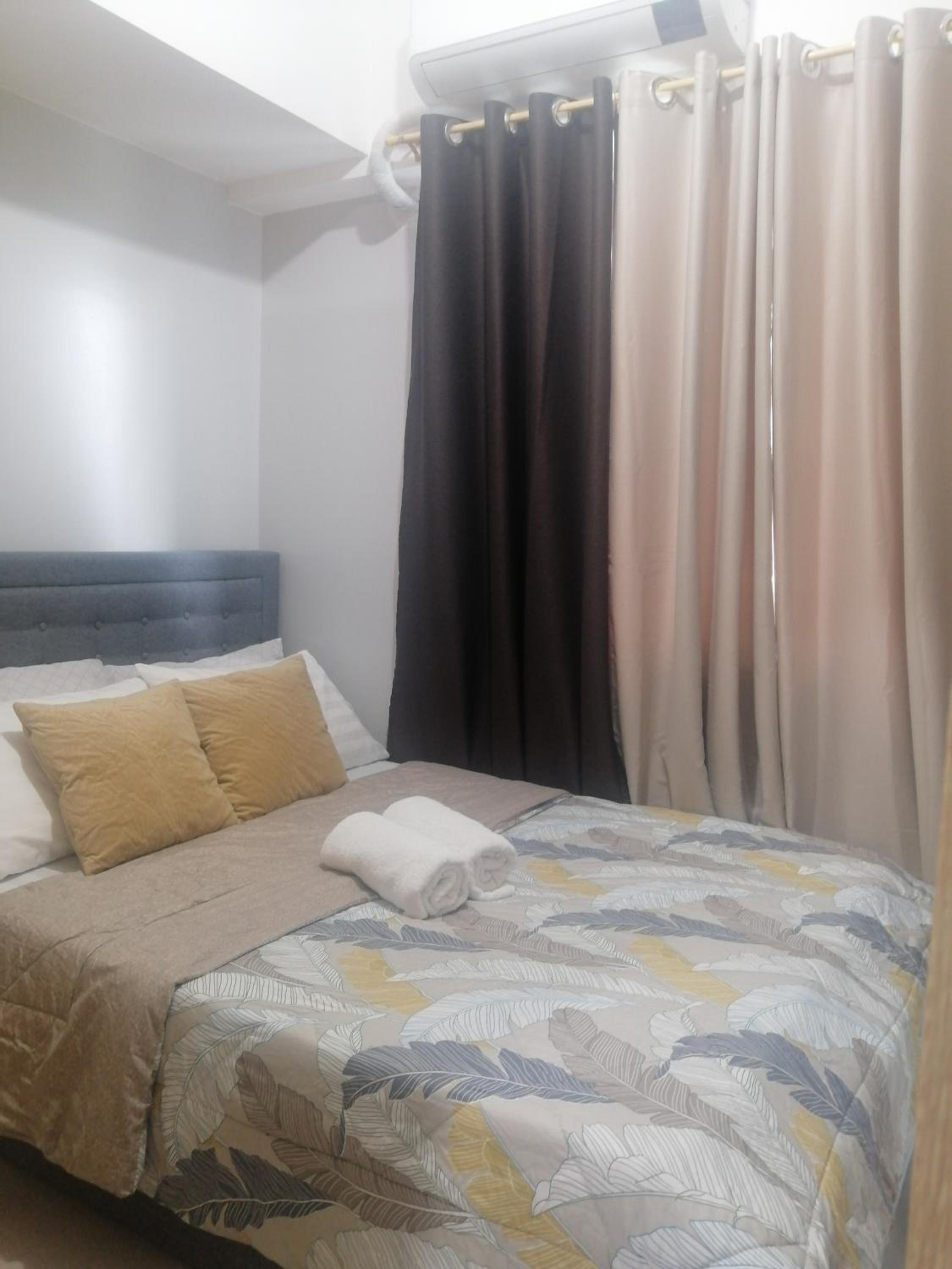 Cozy 1bed room w balcony condo Fully furnished view 3