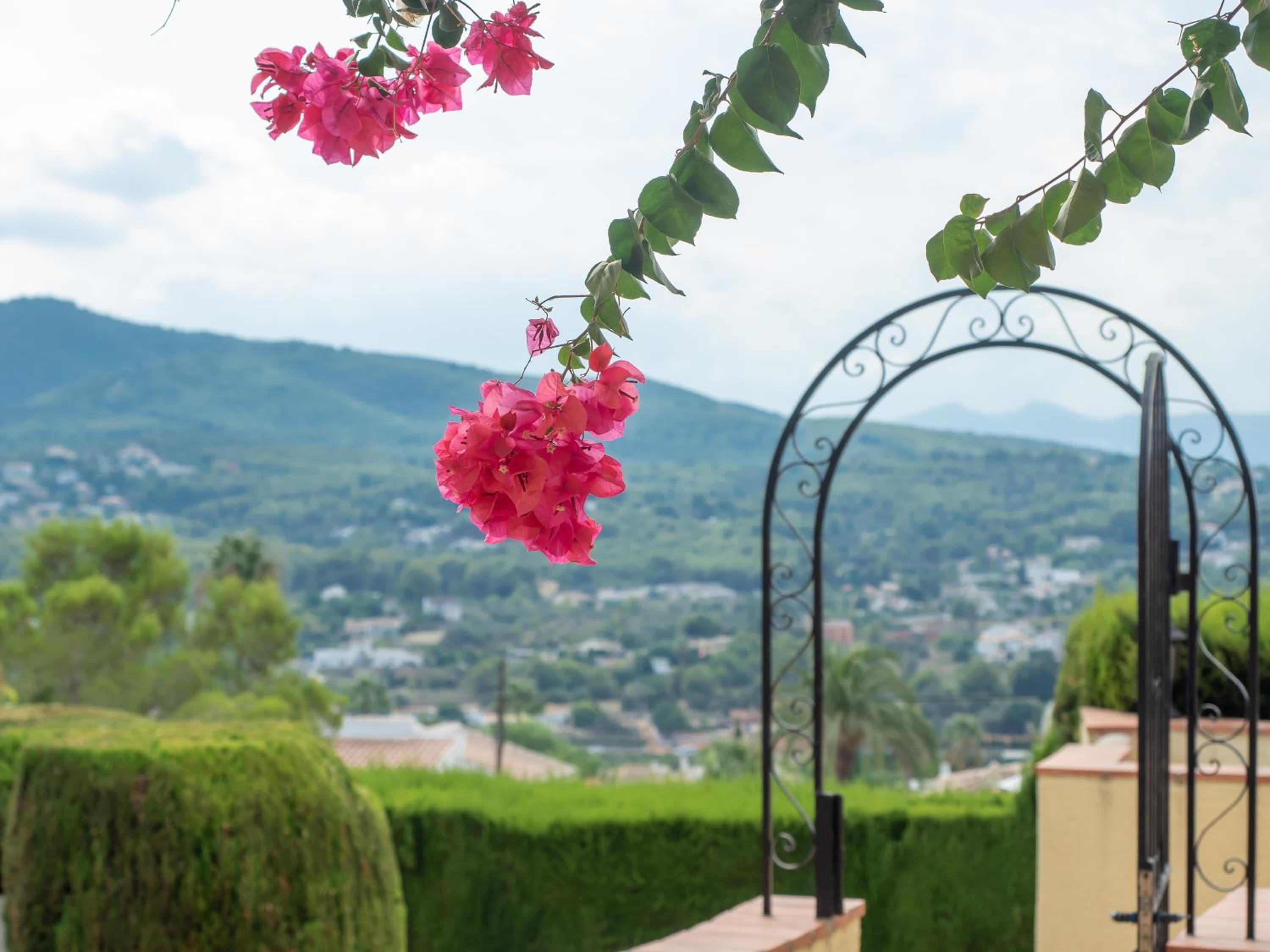 Authentic groundfloor apartment in beautiful villa, Javea