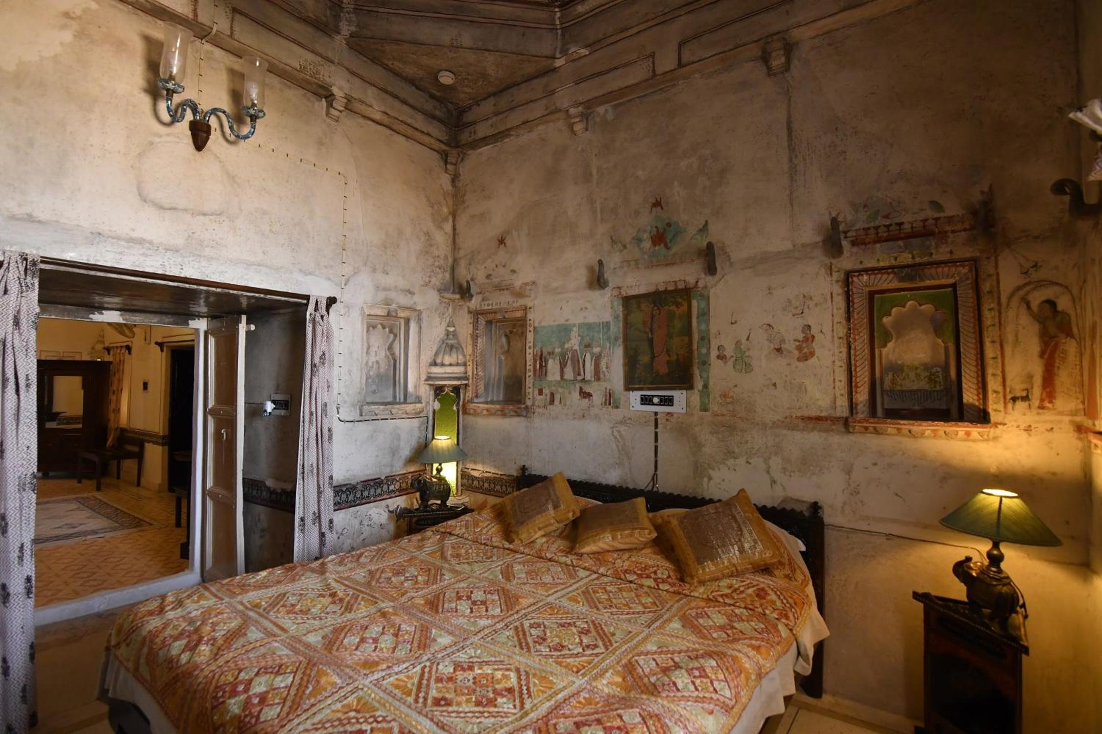 Deogarh Mahal
