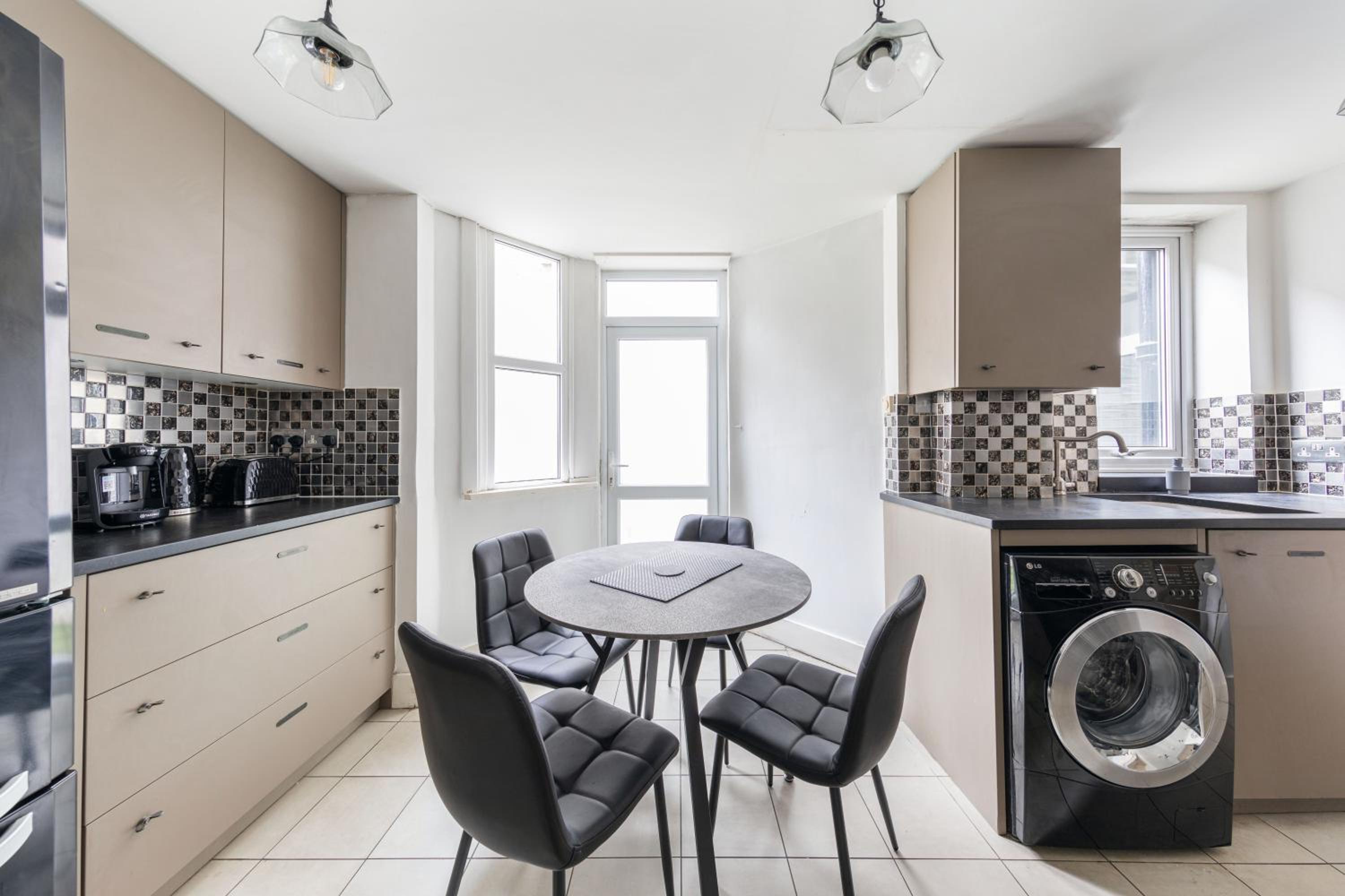 Charming 1 Bed Flat w Courtyard in Central London