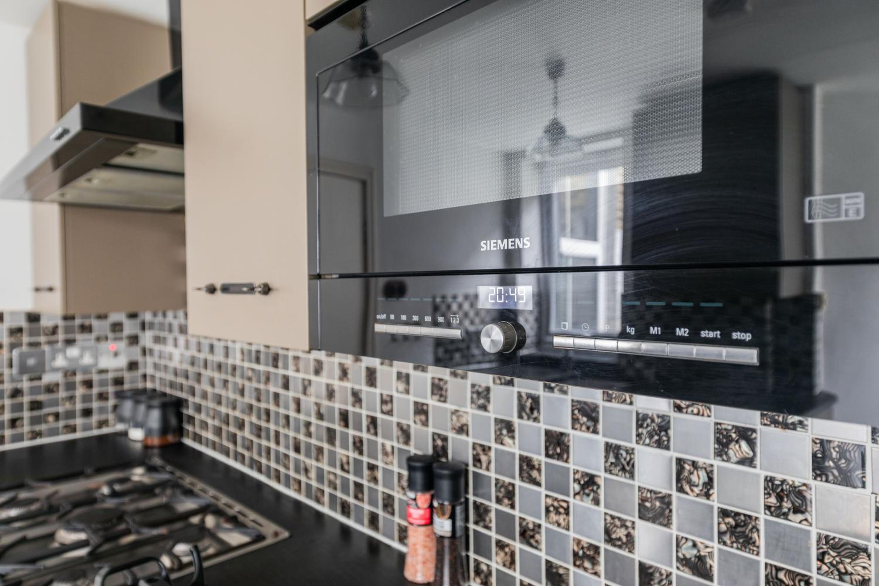 Charming 1 Bed Flat w Courtyard in Central London