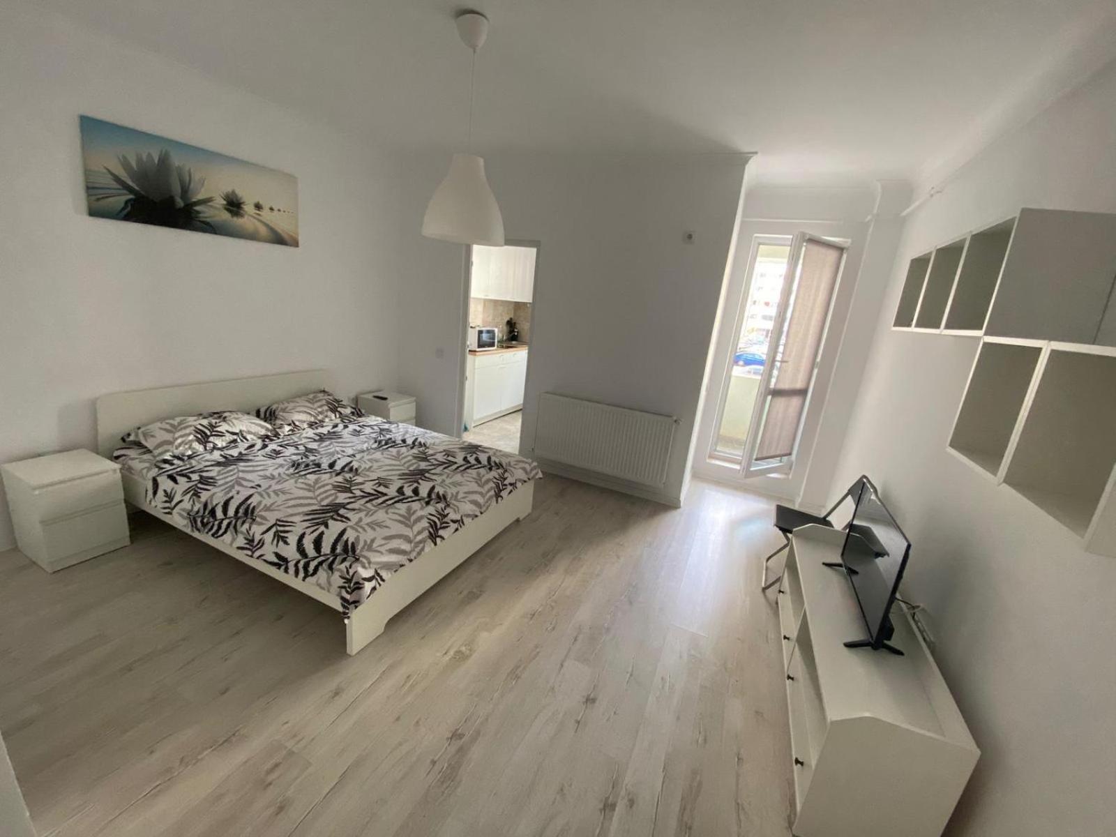 Relax Studio Militari Residence Sector 6 view 5